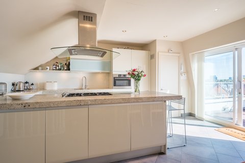 Full Kitchen