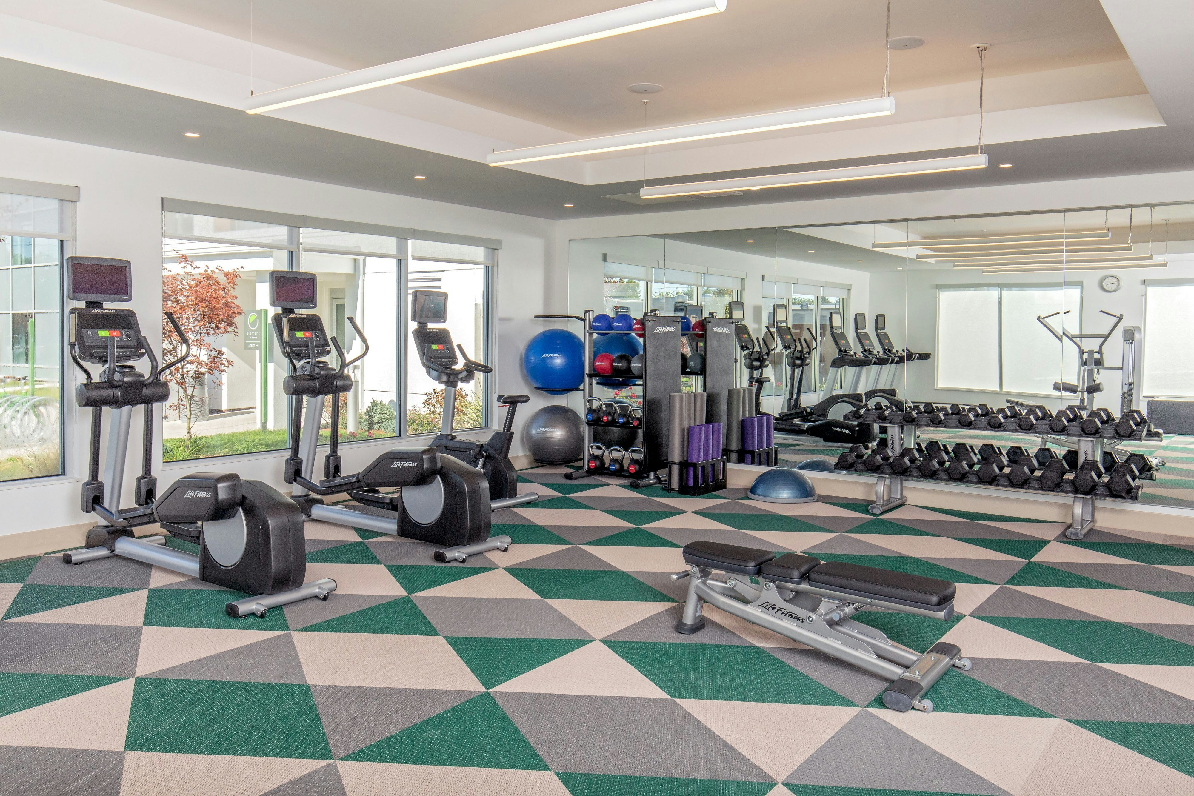 Element Chelmsford-guestroom-Motion Room.jpg