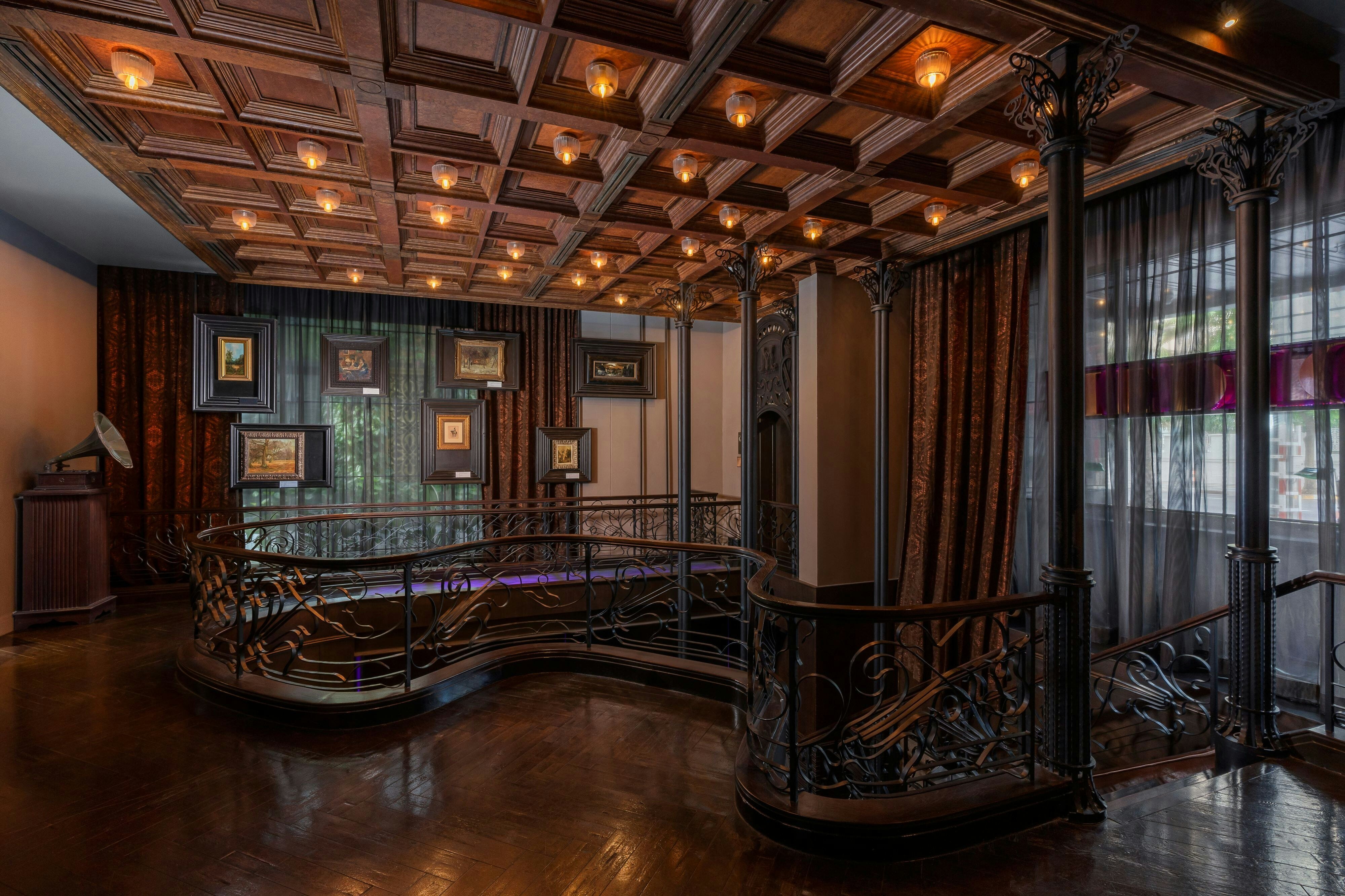 Hotel Muse Bangkok Autograph Collection-guestroom-Where history and luxury intertwine..jpg
