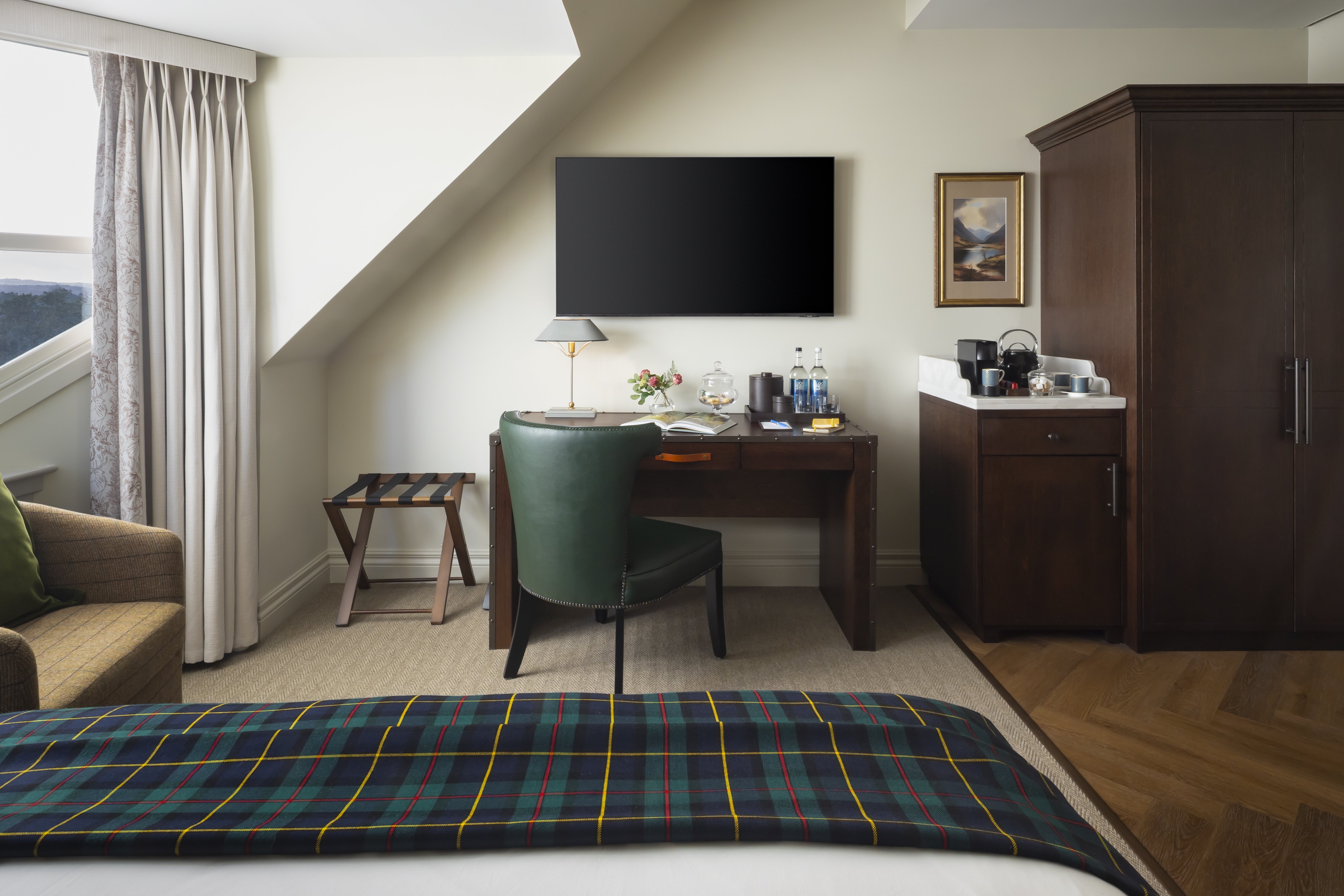 Seaton House-guestroom-Signature - Bedroom.jpg