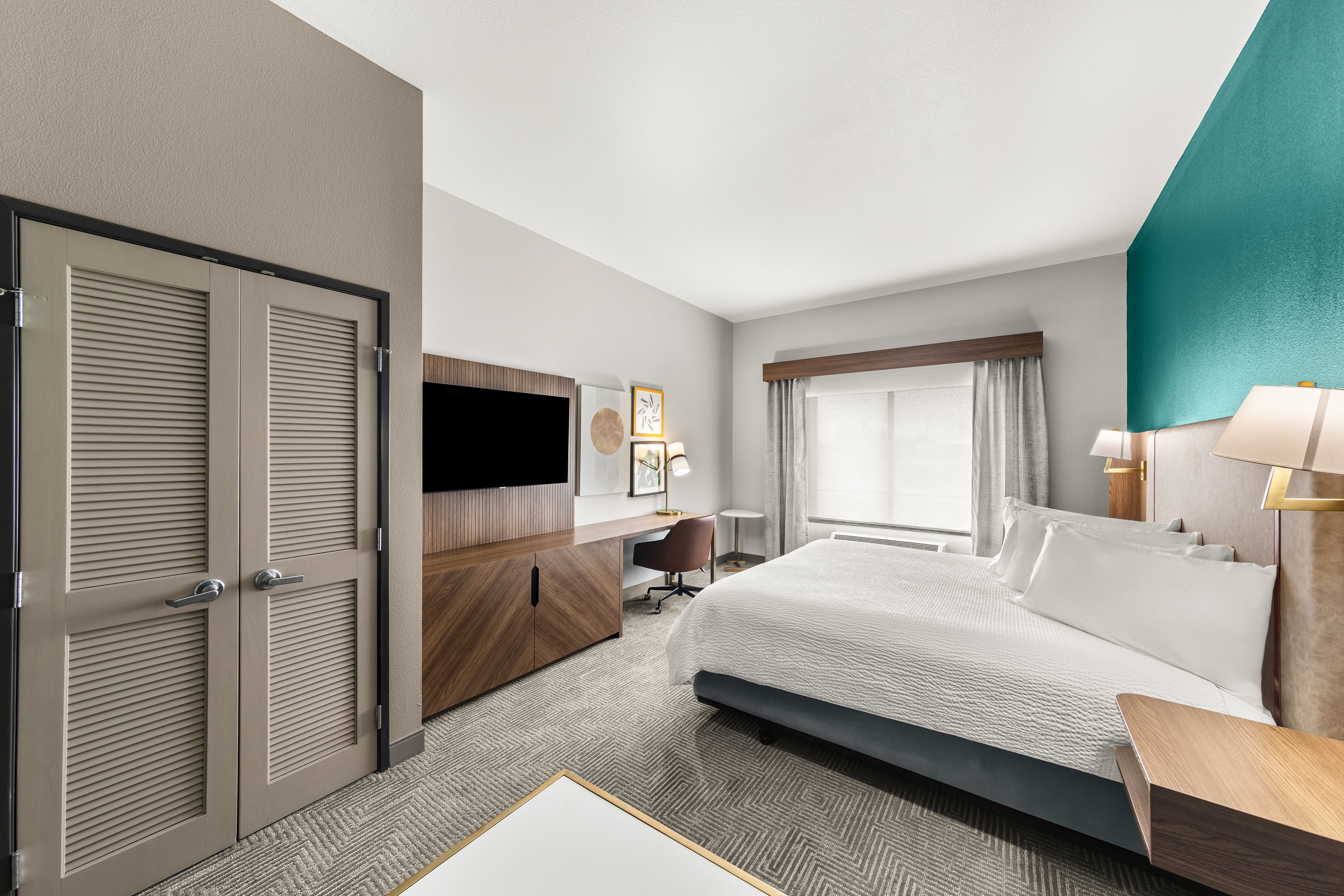 HOLIDAY INN NORTH ROUND ROCK BY IHG-guestroom-Wheelchair Accessible.jpg