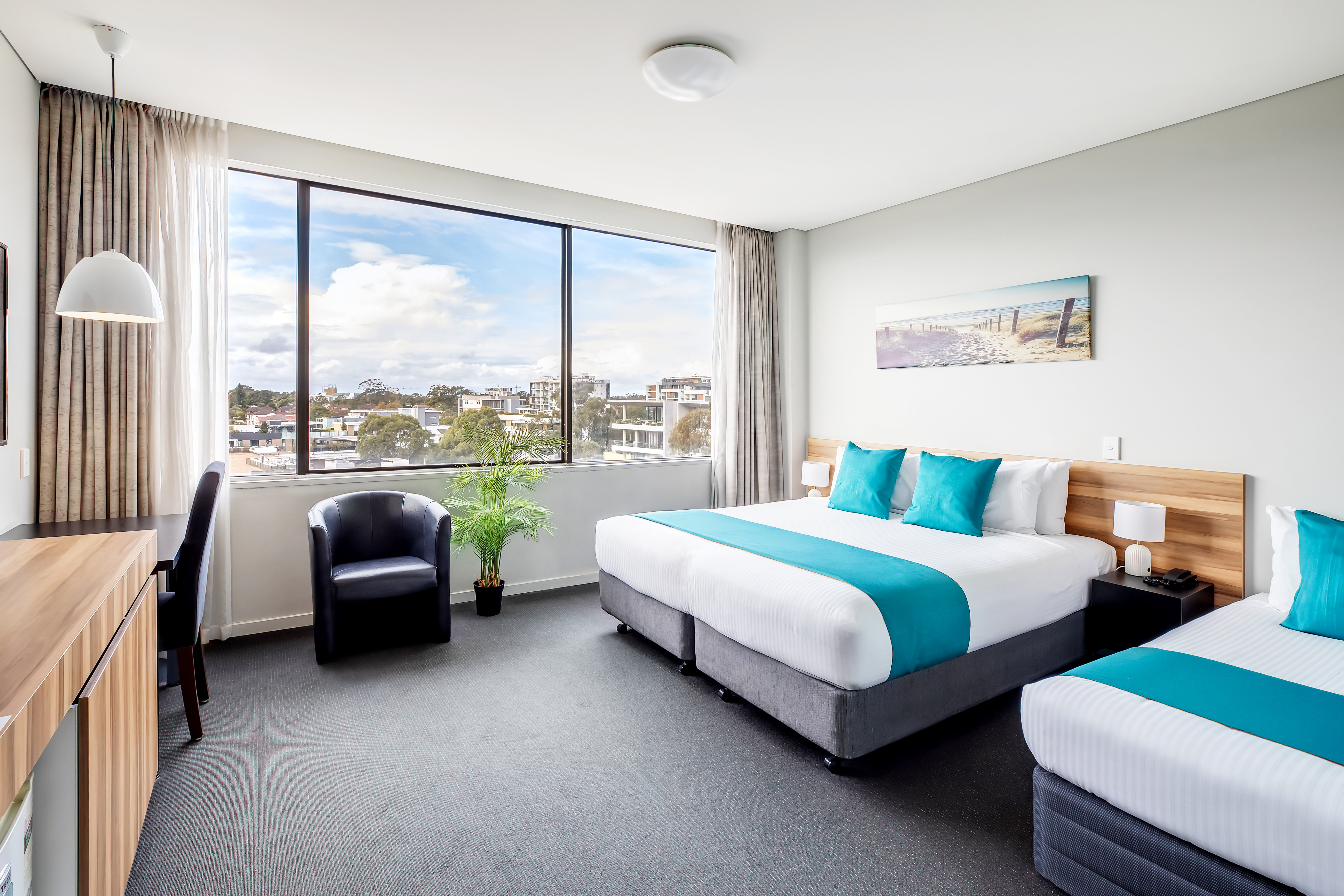 METRO HOTEL MIRANDA-guestroom-Superior Twin Room.jpg