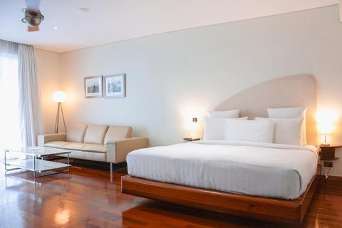 Airways Hotel Dakota Wing King Room With Sofa