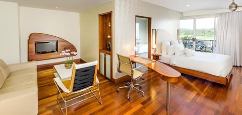 Airways Hotel Dakota Junior Suite With Living Room