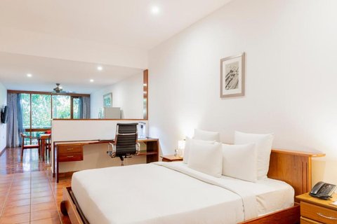 Airways Hotel Bacchus Wing Suite