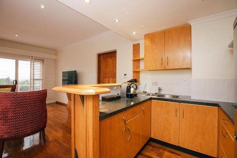 Airways Hotel FOUNTAIN Suite Kitchenette