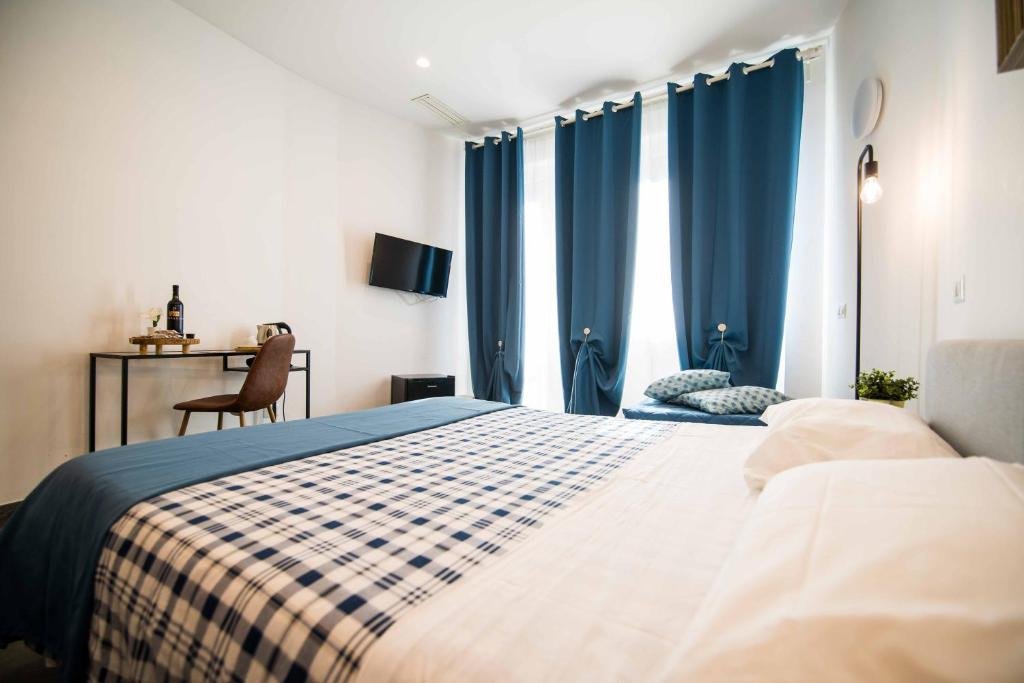 QUATTRO BRIGANTI-guestroom-GUEST ROOM.jpg