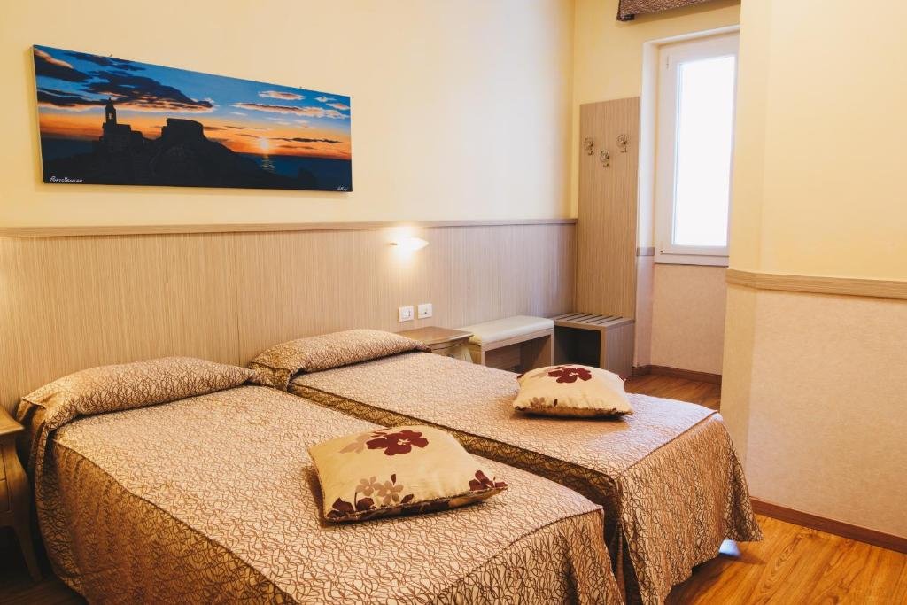 HOTEL CORALLO-guestroom-GUEST ROOM.jpg