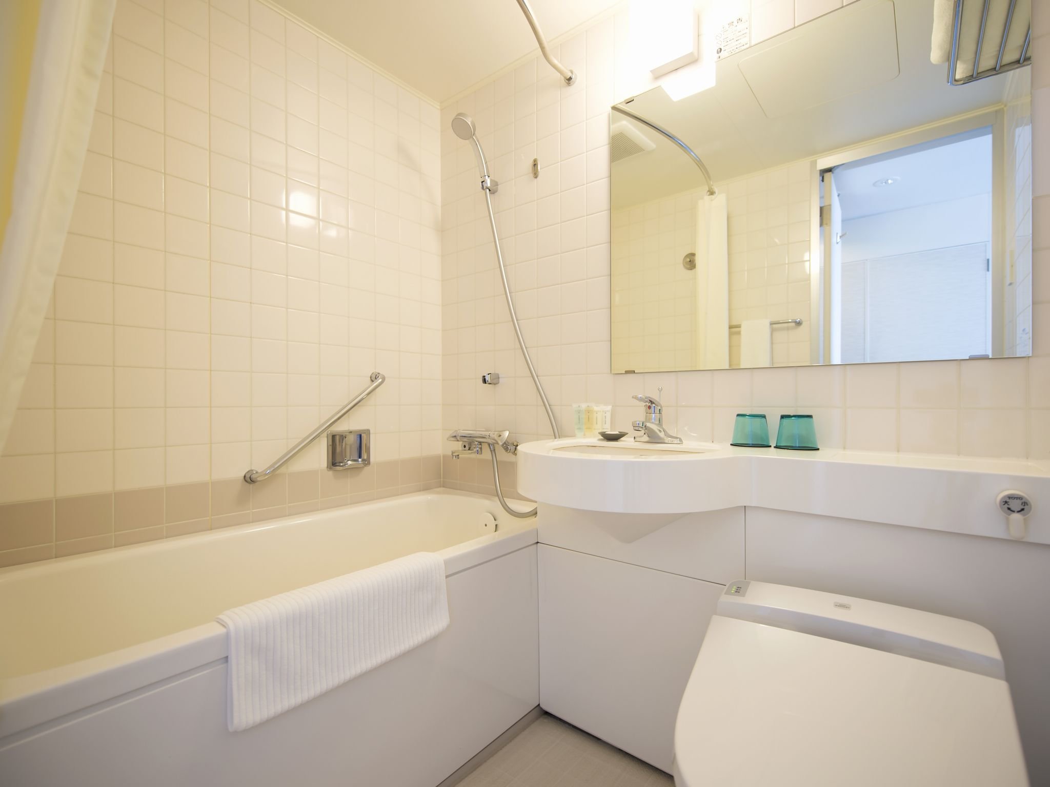 Hilltop Resort Fukuoka-guestroom-BATHROOM.jpg