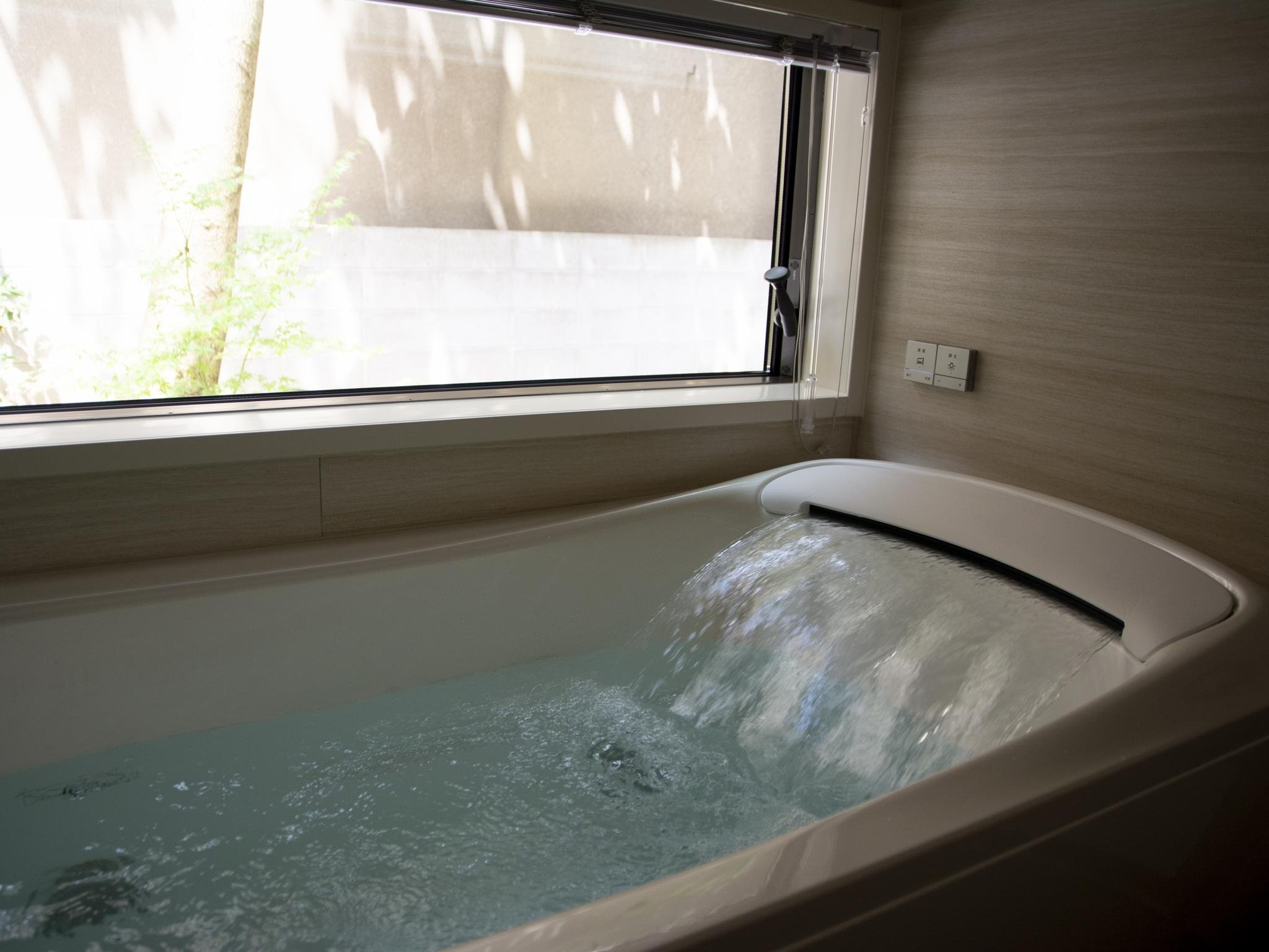Maki No Oto Kanazawa-guestroom-YUZEN BATHROOM.jpg