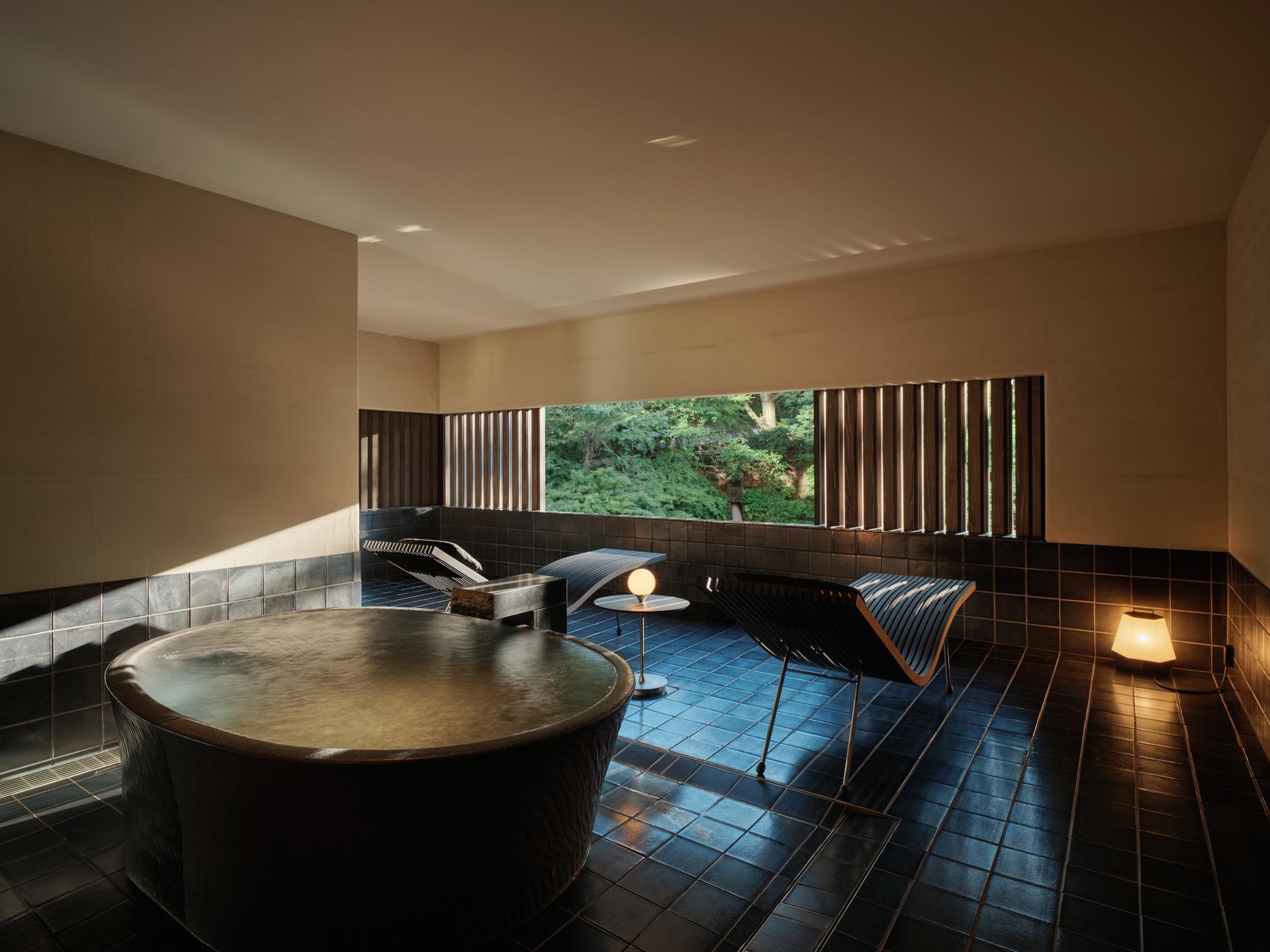 Hanamurasaki-guestroom-Natsu-5 BATH ROOM.jpg