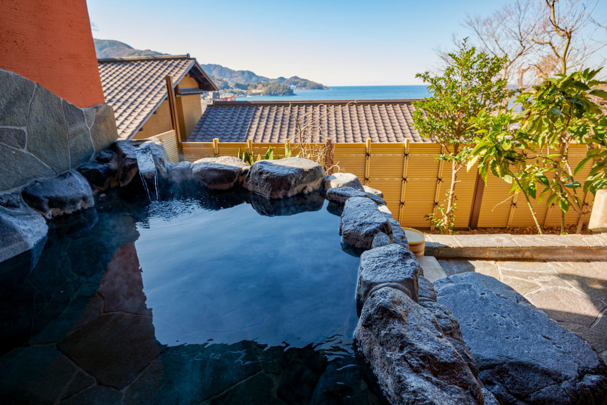 Musouan Biwa-guestroom-Private bath.jpg