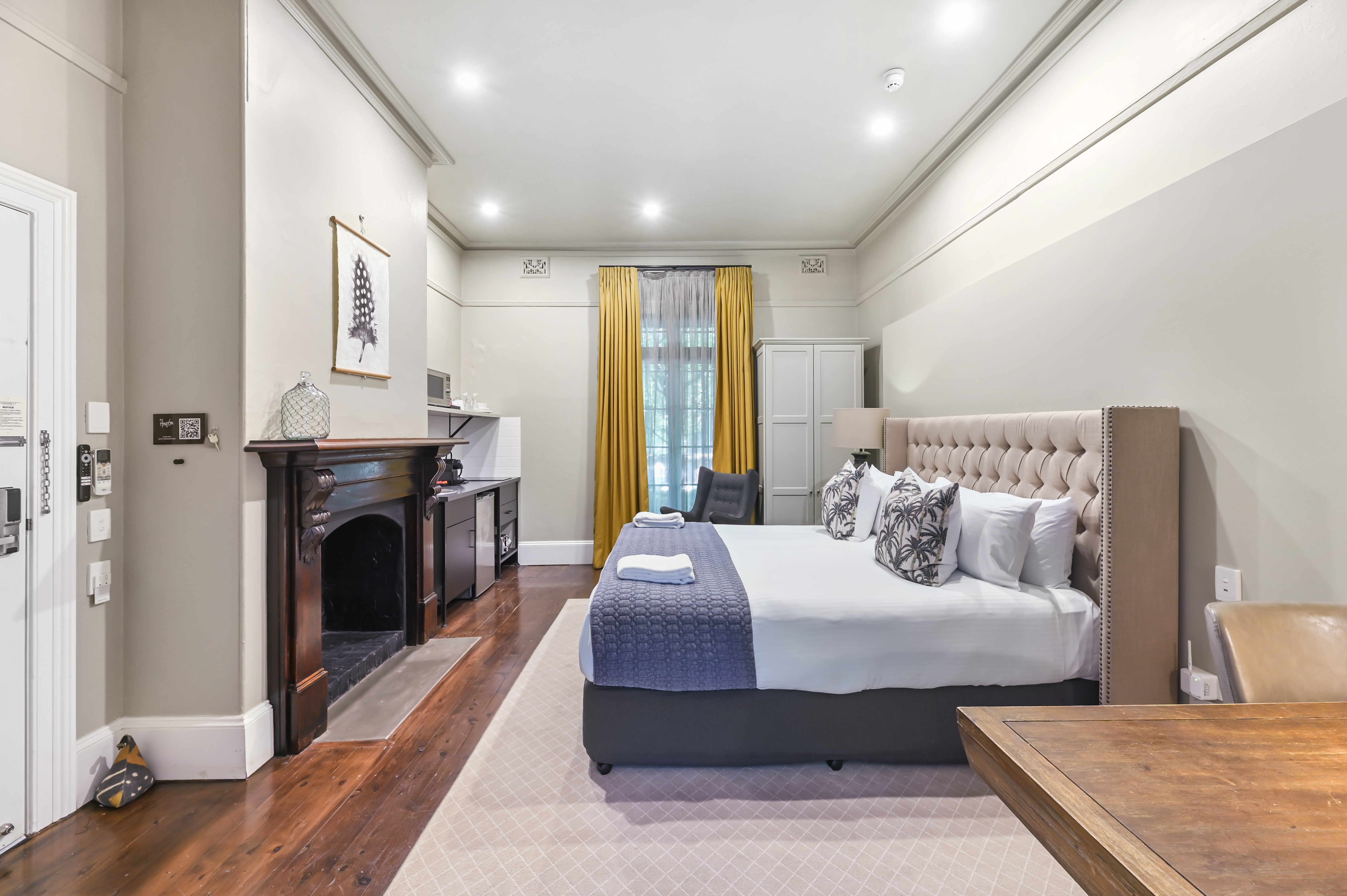 The Houston Boutique Hotel Wag-guestroom-Junior Accessible Suite - Bed.jpg