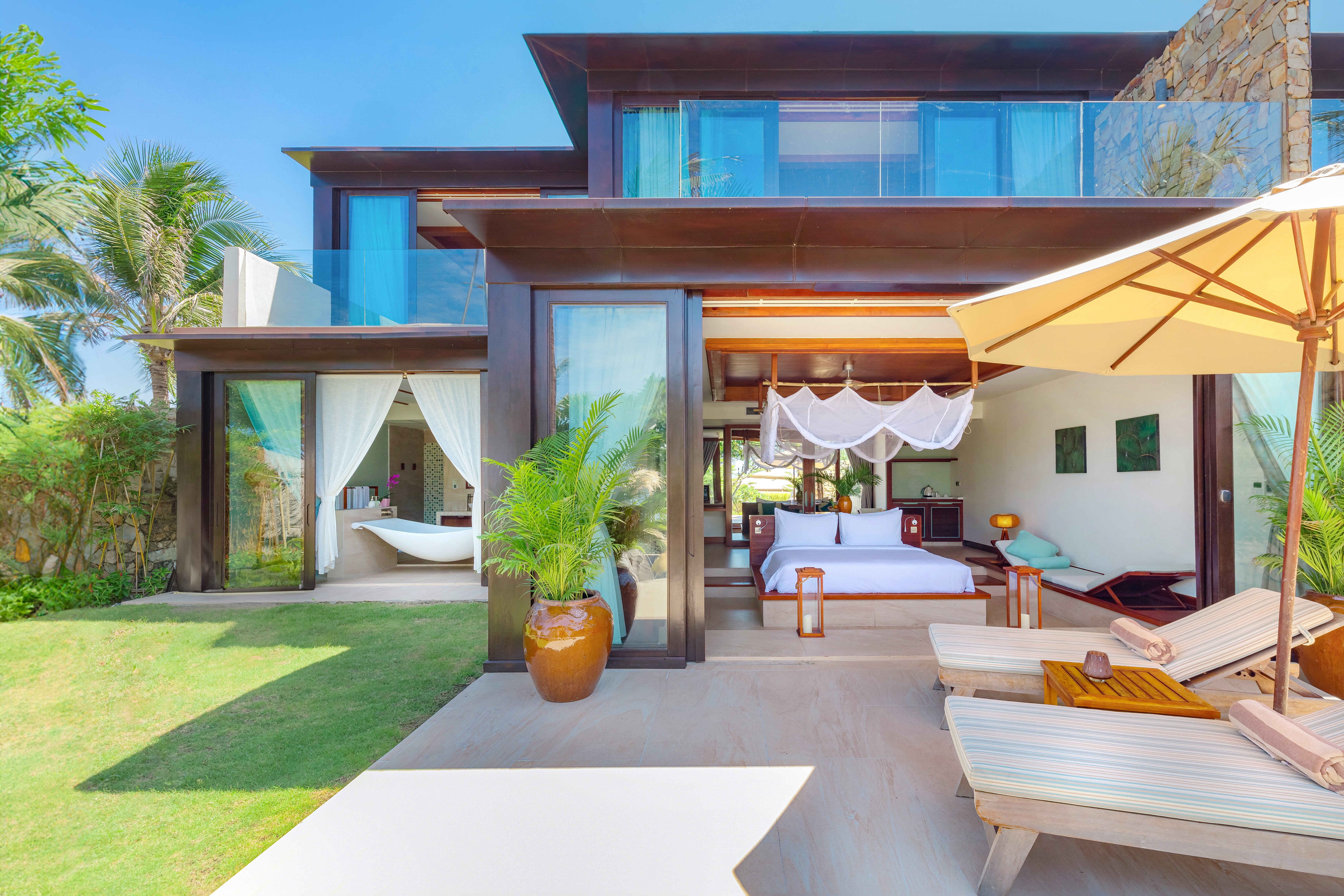 FUSION RESORT CAM RANH-guestroom-Chic Suite - view.jpg