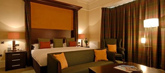 Leonardo Huntingtower Perth-guestroom-Huntingtower Hotel Junior Suite With Super King Bed.jpg