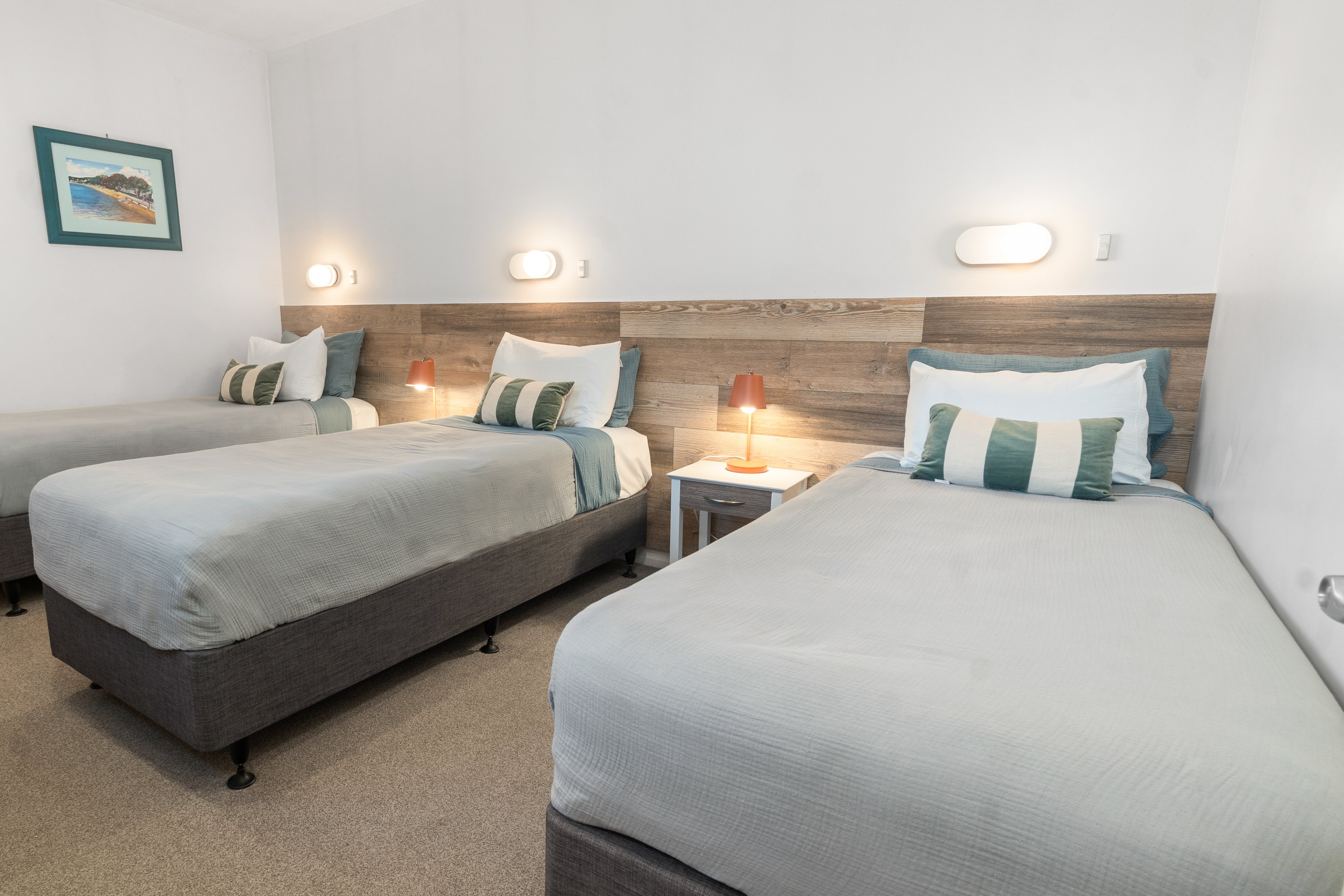 ASURE Admirals View Motel-guestroom-Two Bedroom Apartment Second Bedroom.jpg