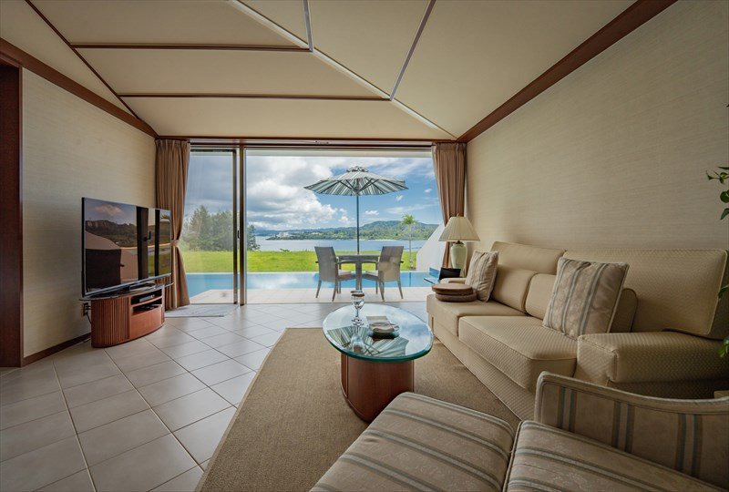 ORIENTAL HILLS OKINAWA-guestroom-Executive Suite.jpg