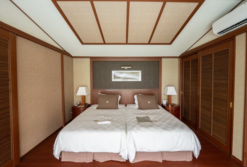 ORIENTAL HILLS OKINAWA-guestroom-Executive B Fonly.jpg