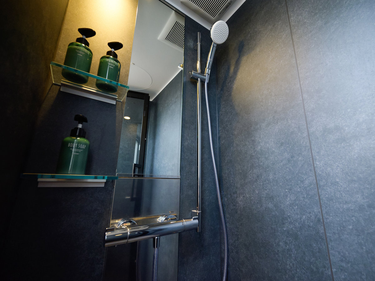 THE CUBE NAHA KOKUSAI ST-guestroom-Shower Booth.jpg