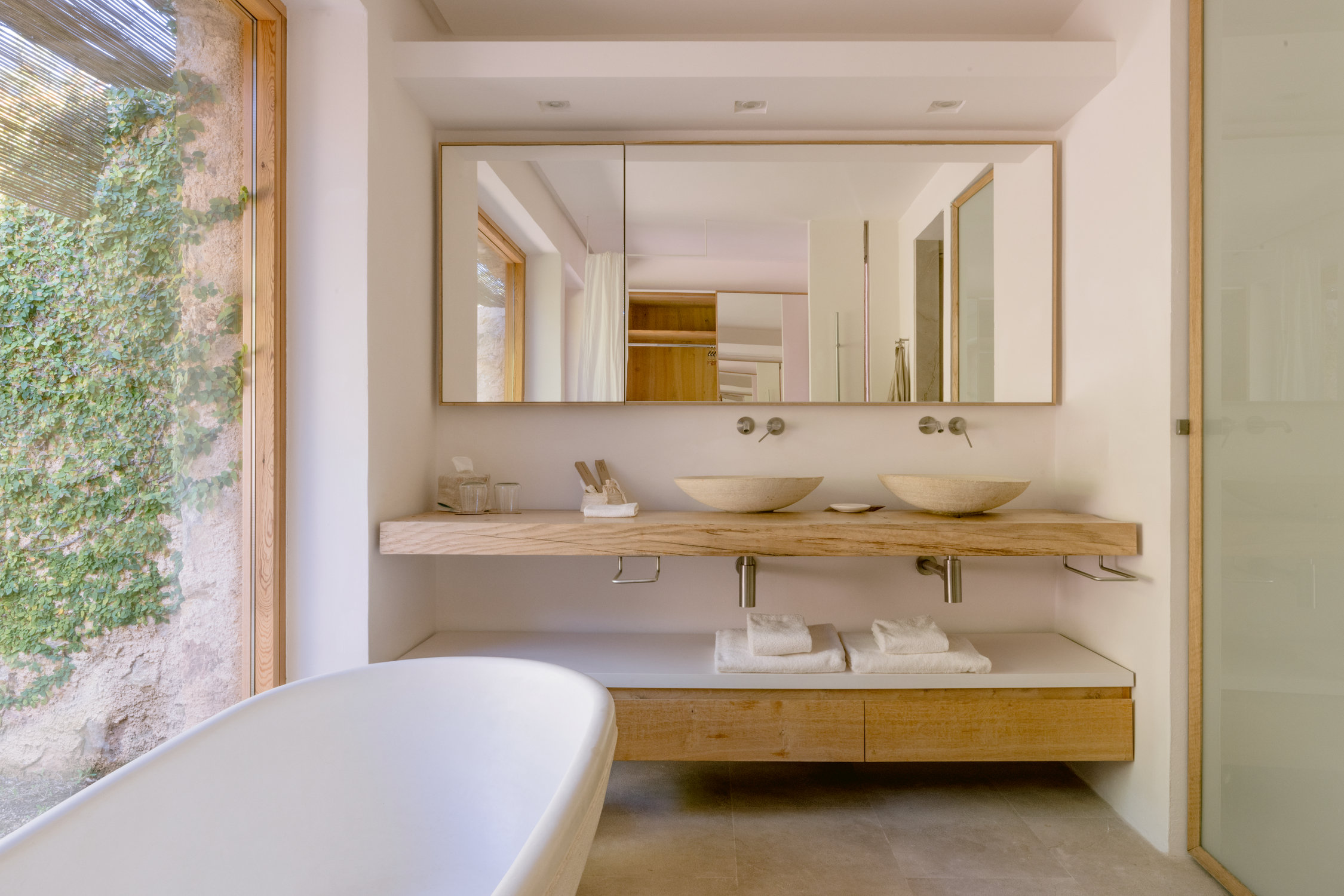 Es Raco dArta-guestroom-Casita Bathroom.jpg