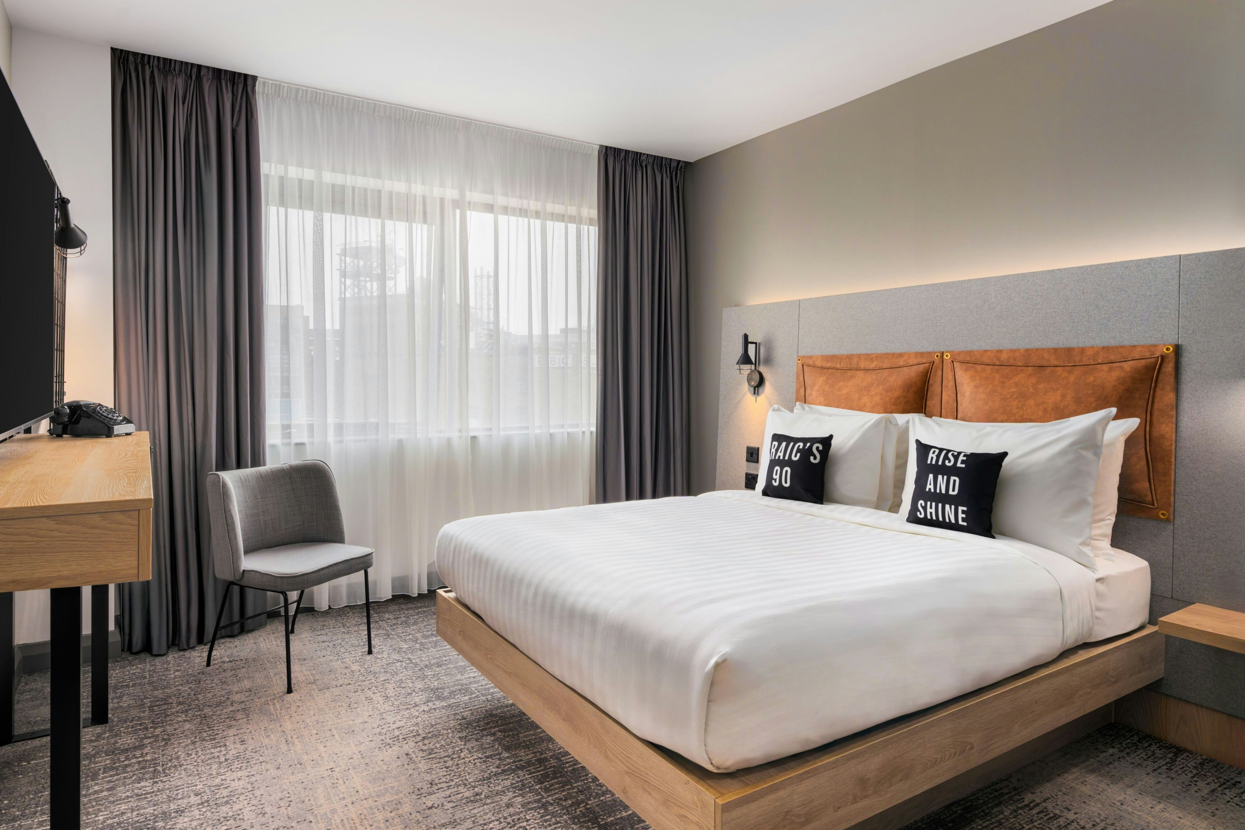 Moxy Belfast City-guestroom-Queen Guestroom.jpg