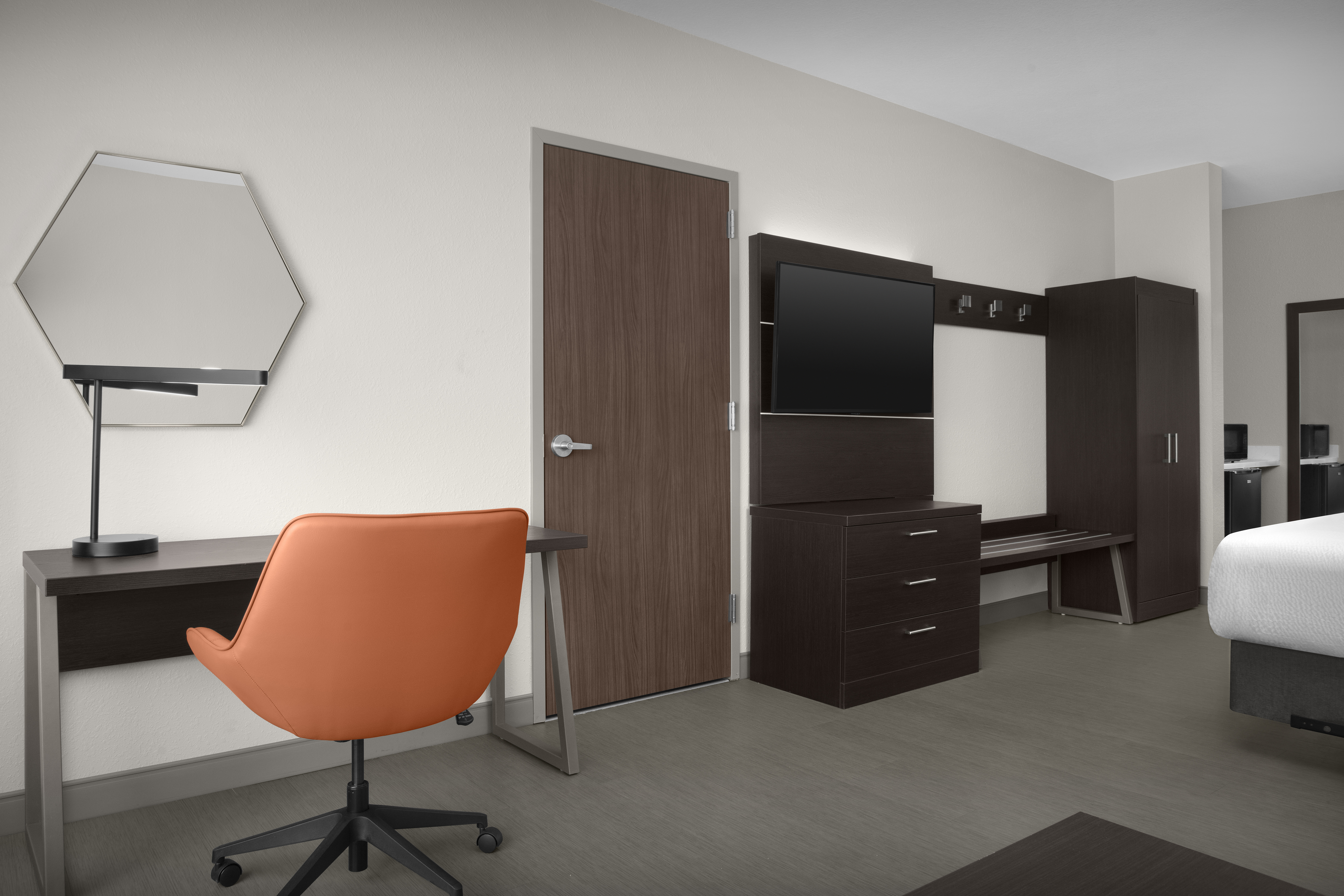 HOLIDAY INN EXP STES FULTONDALE BY-guestroom-Wheelchair Accessible.jpg