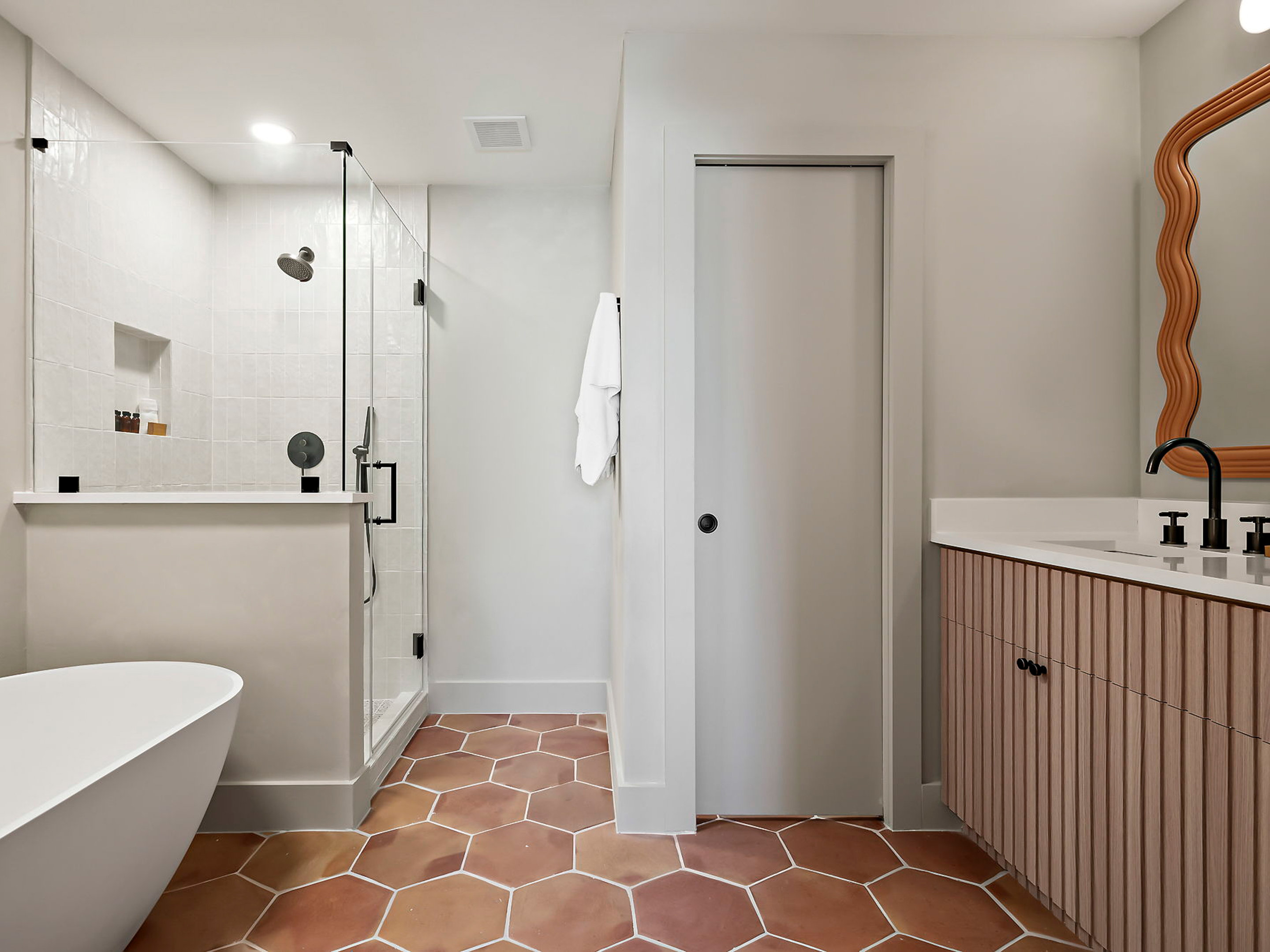 HACIENDA DEL RIO - NEW BRAUNFELS-guestroom-Hacienda Suite Bathroom.jpg