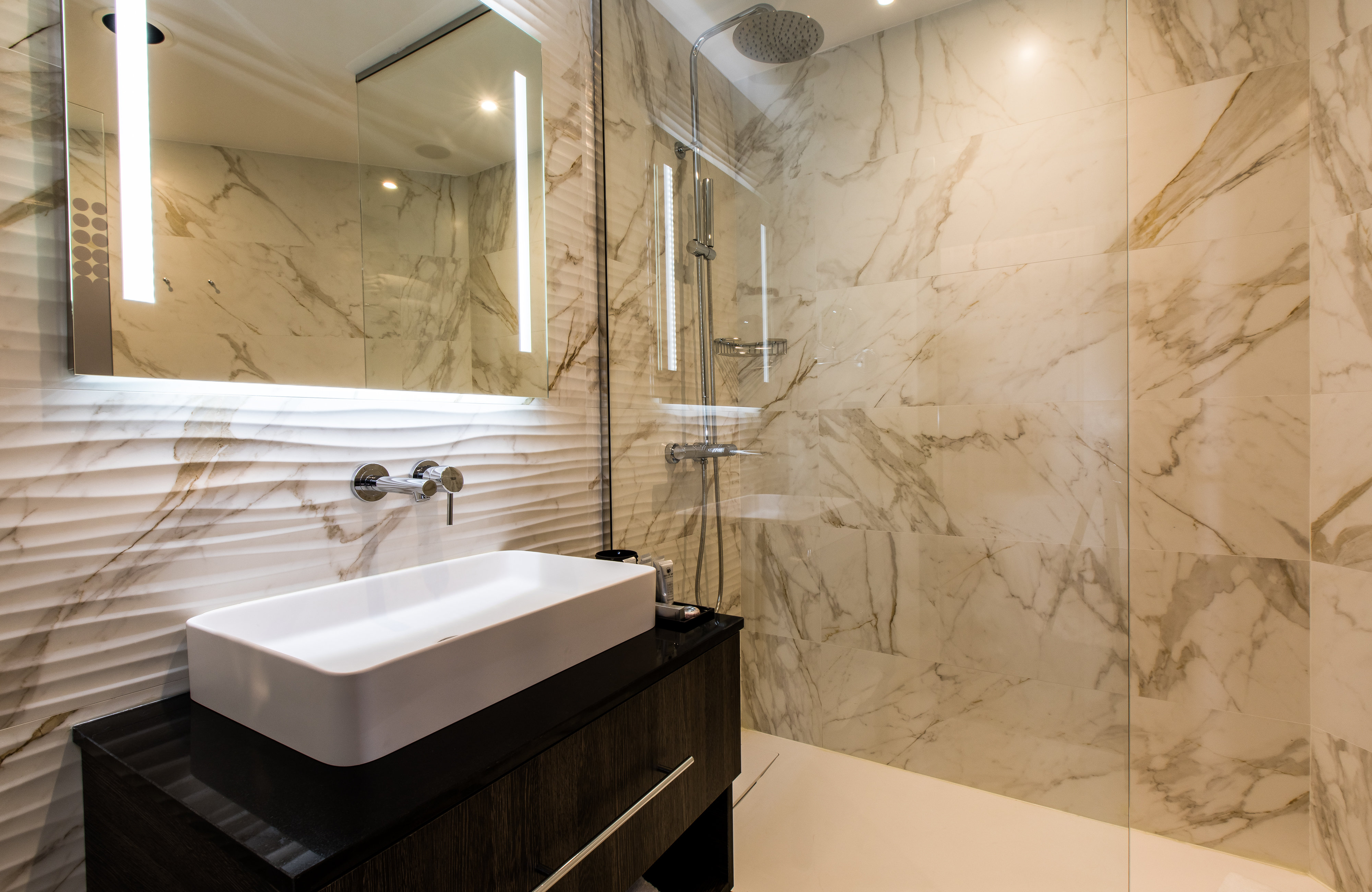 NYX HOTEL BILBAO-guestroom-NYX Hotel Bilbao -Bathroom.jpg