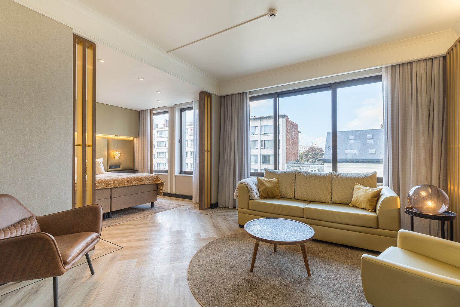 LEONARDO HOTEL ANTWERP PLAZA-guestroom-Leonardo Hotel Plaza Junior Suite.jpg