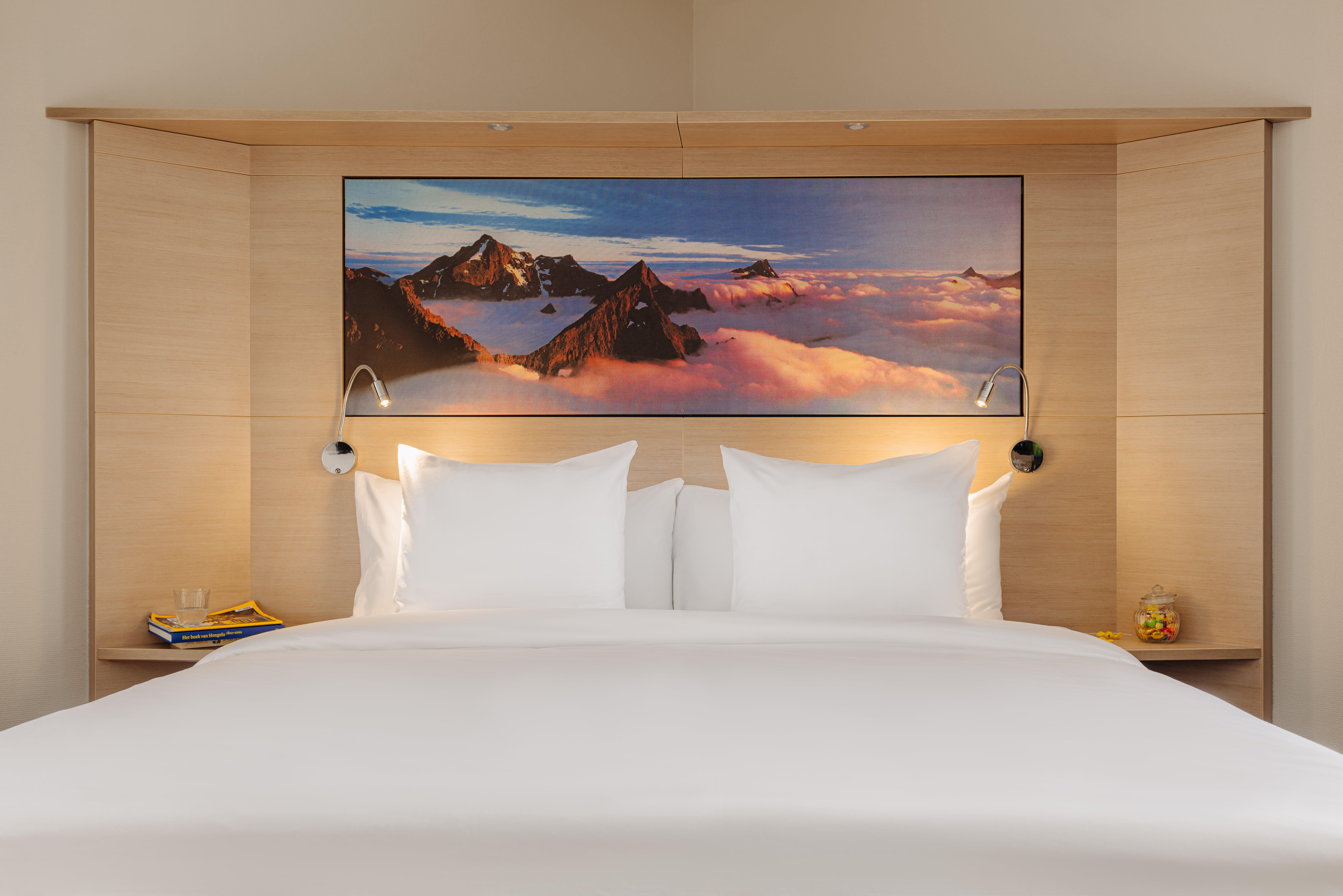 CITY HOTEL HENGELO-guestroom-HENGELO SUITE FAMILY LANDSCAPE.jpg