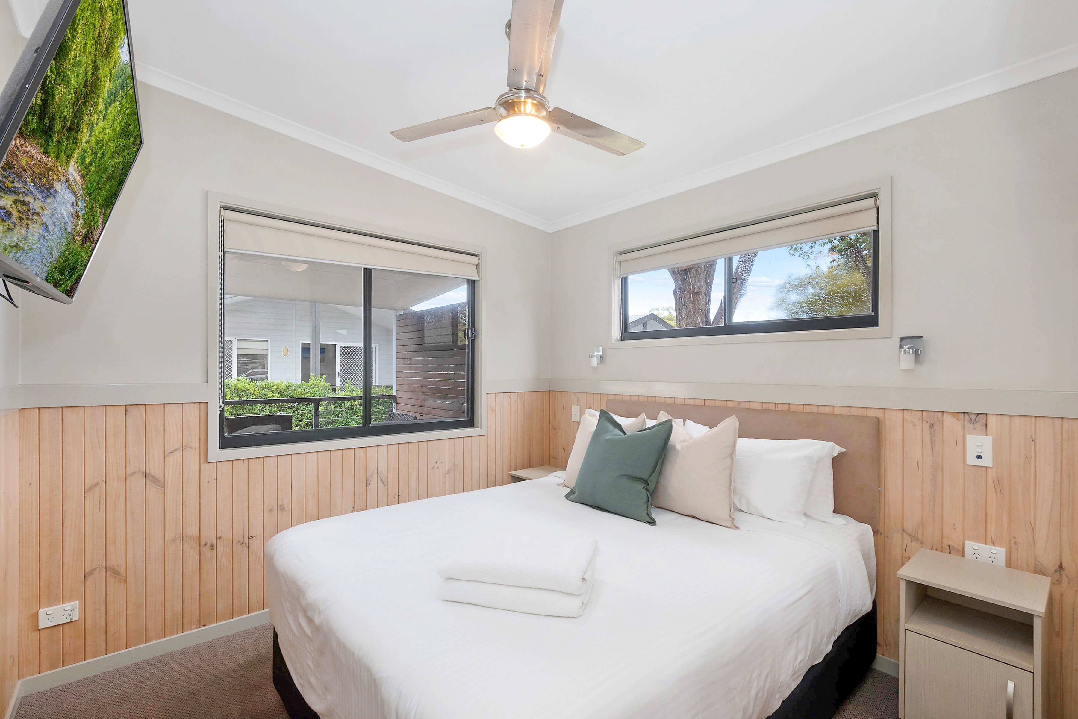 RHP HAWKS NEST-guestroom-One HN Bed.jpg