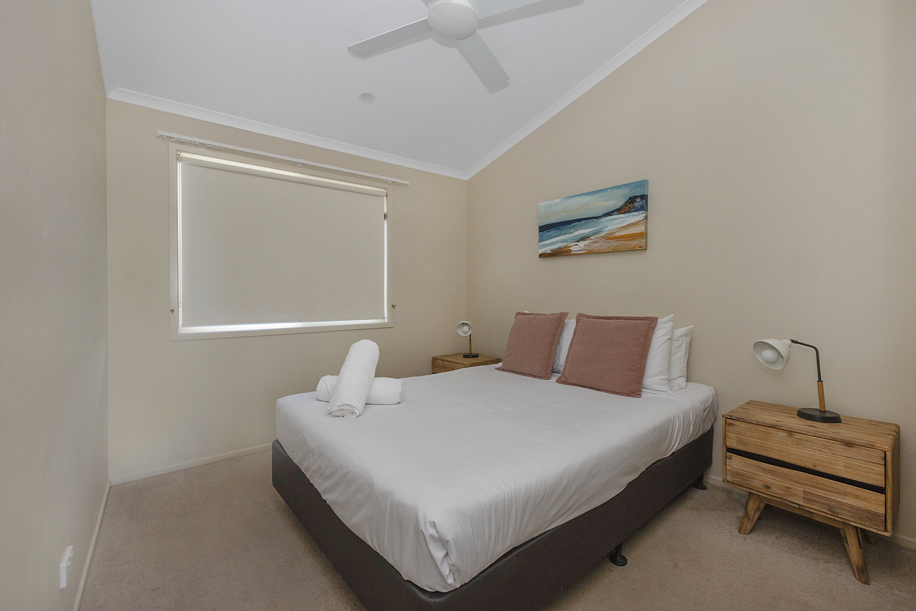 REFLECTIONS LENNOX HEAD - HOLI-guestroom-LH Sup Sevenpax Bed.jpg