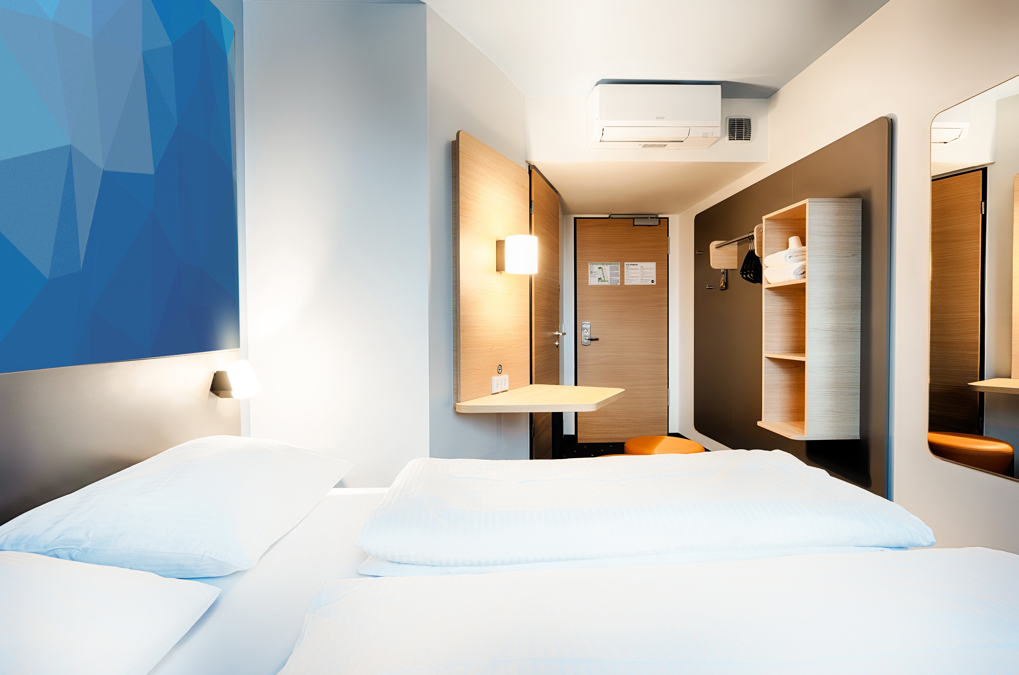 B&B HOTEL ZWICKAU-guestroom-GUEST ROOM.jpg