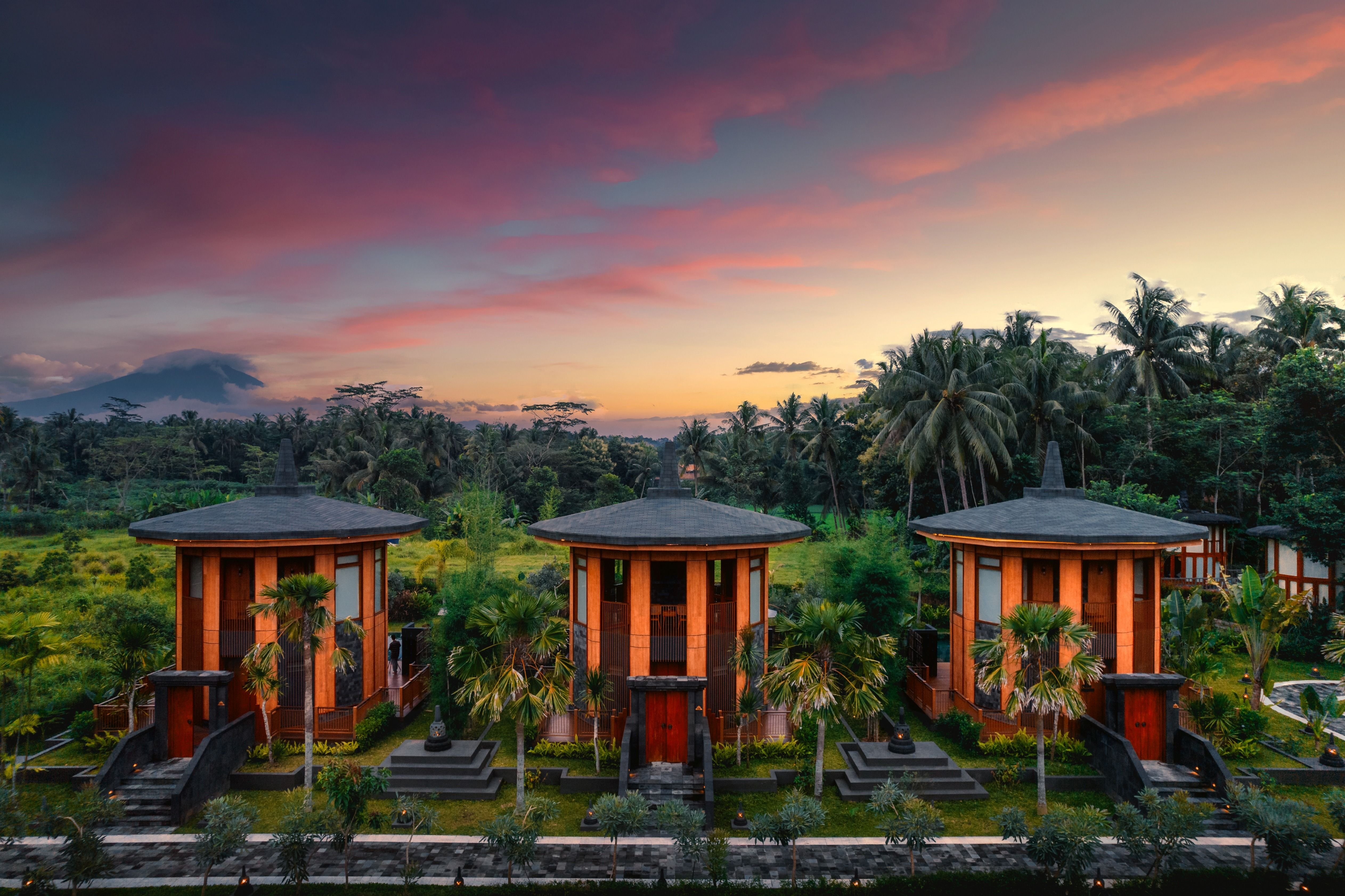 HOTEL LE TEMPLE BOROBUDUR-guestroom-Executive Stupa Villa Pool.jpg