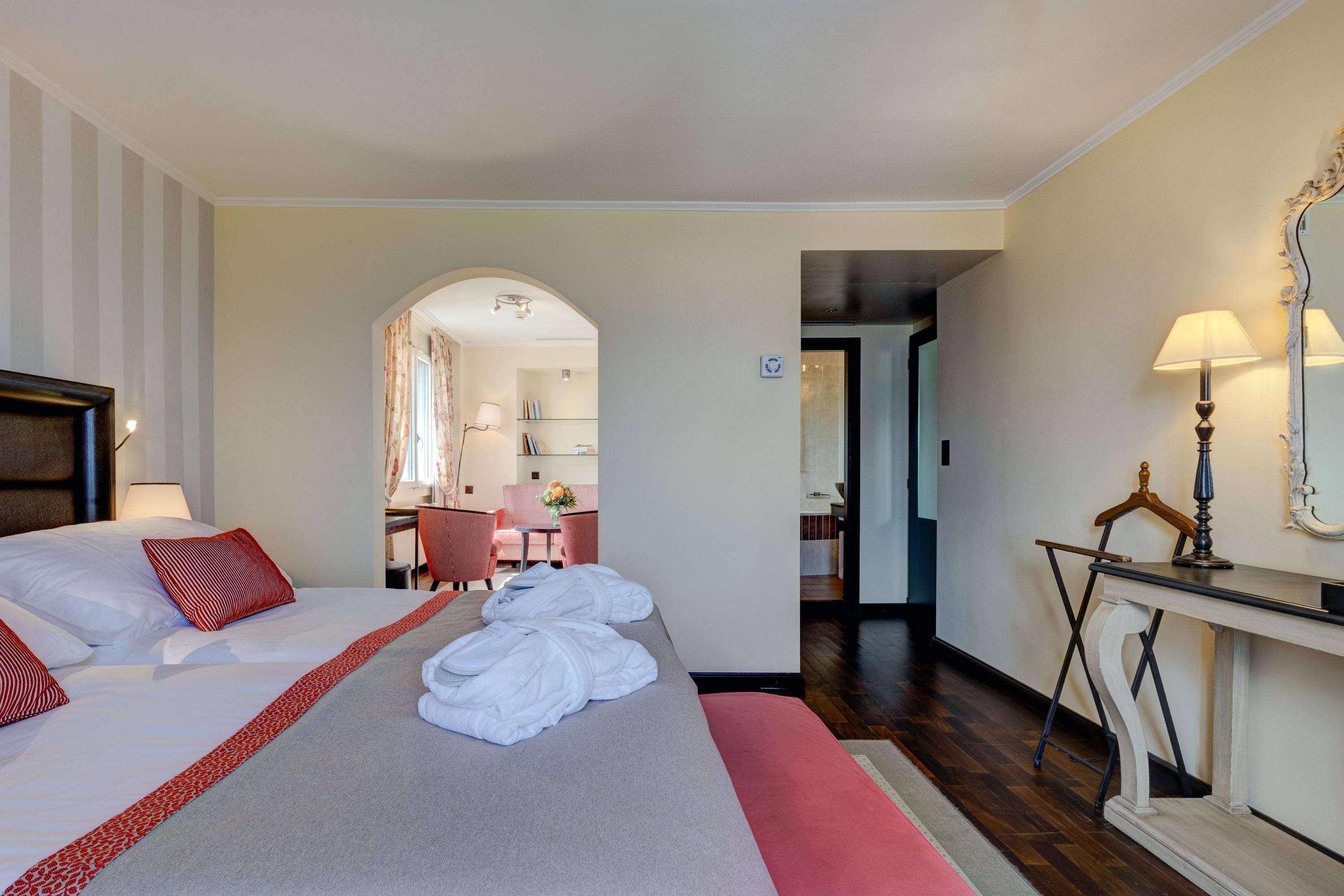 ROMANTIK HOTEL MONT BLANC AU LAC-guestroom-Junior Suite.jpg