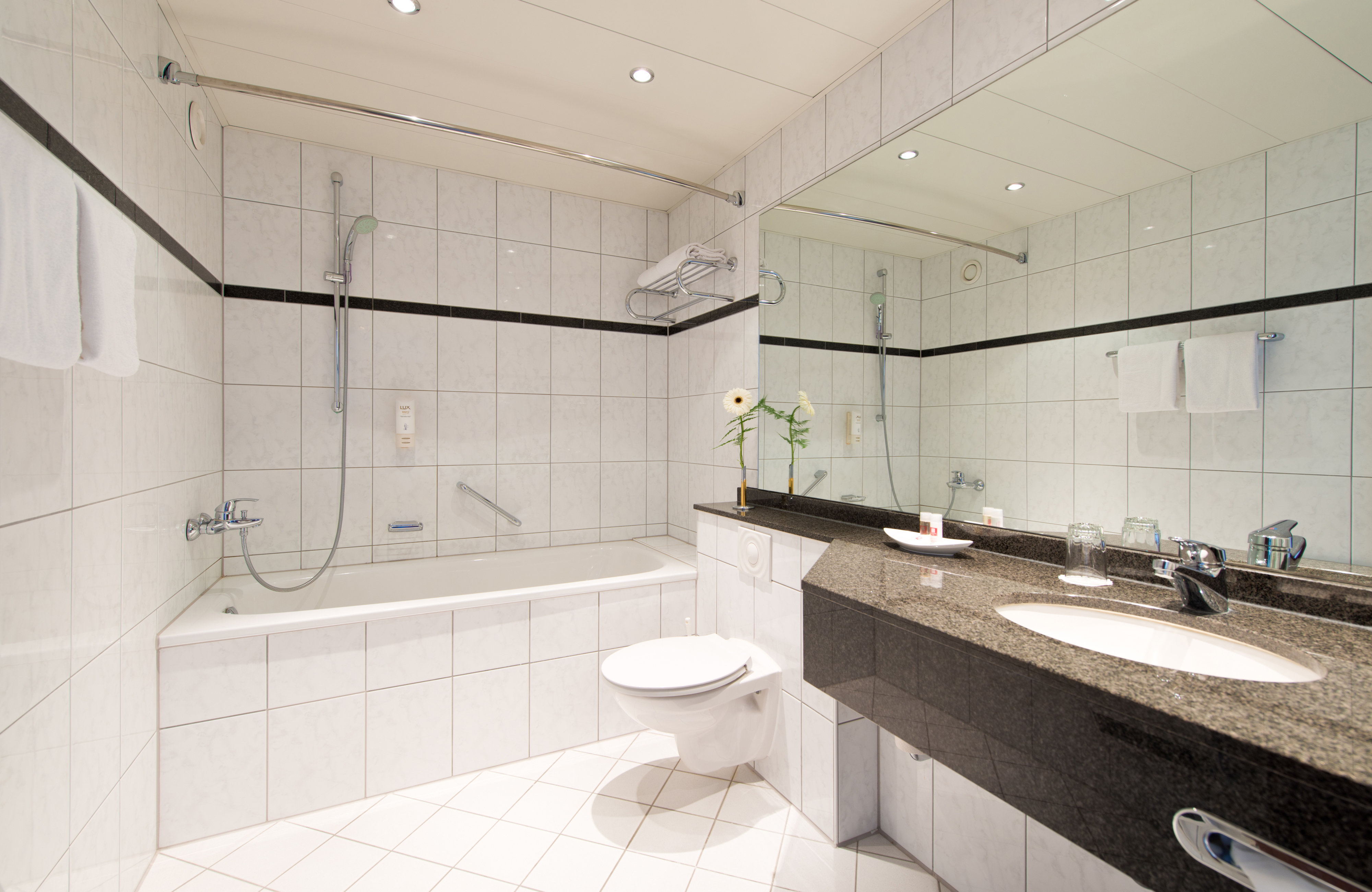 LEONARDO KOELN AIRPORT-guestroom-Guest Bathroom.jpg