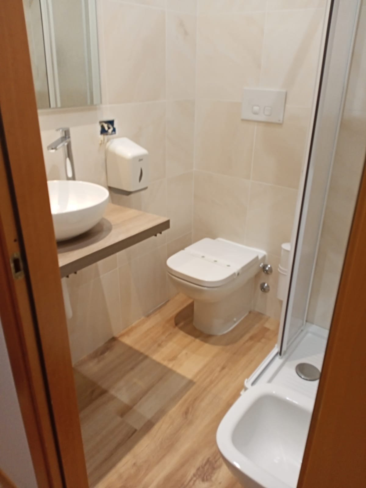 EURO HOTEL PIACENZA-guestroom-Bathroom.jpg