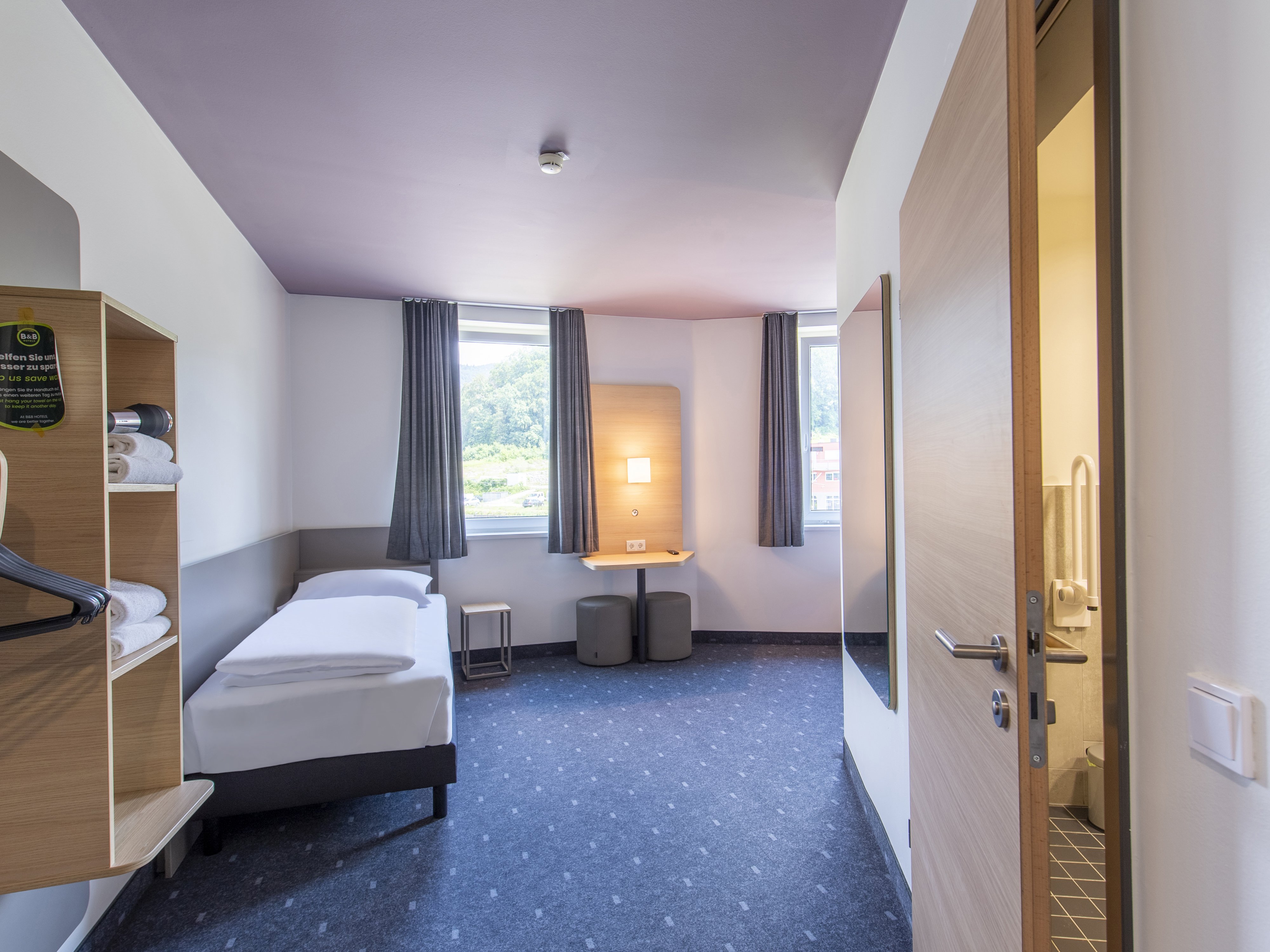 B&B HOTEL SALZBURG-SUD-guestroom-GUEST ROOM.jpg