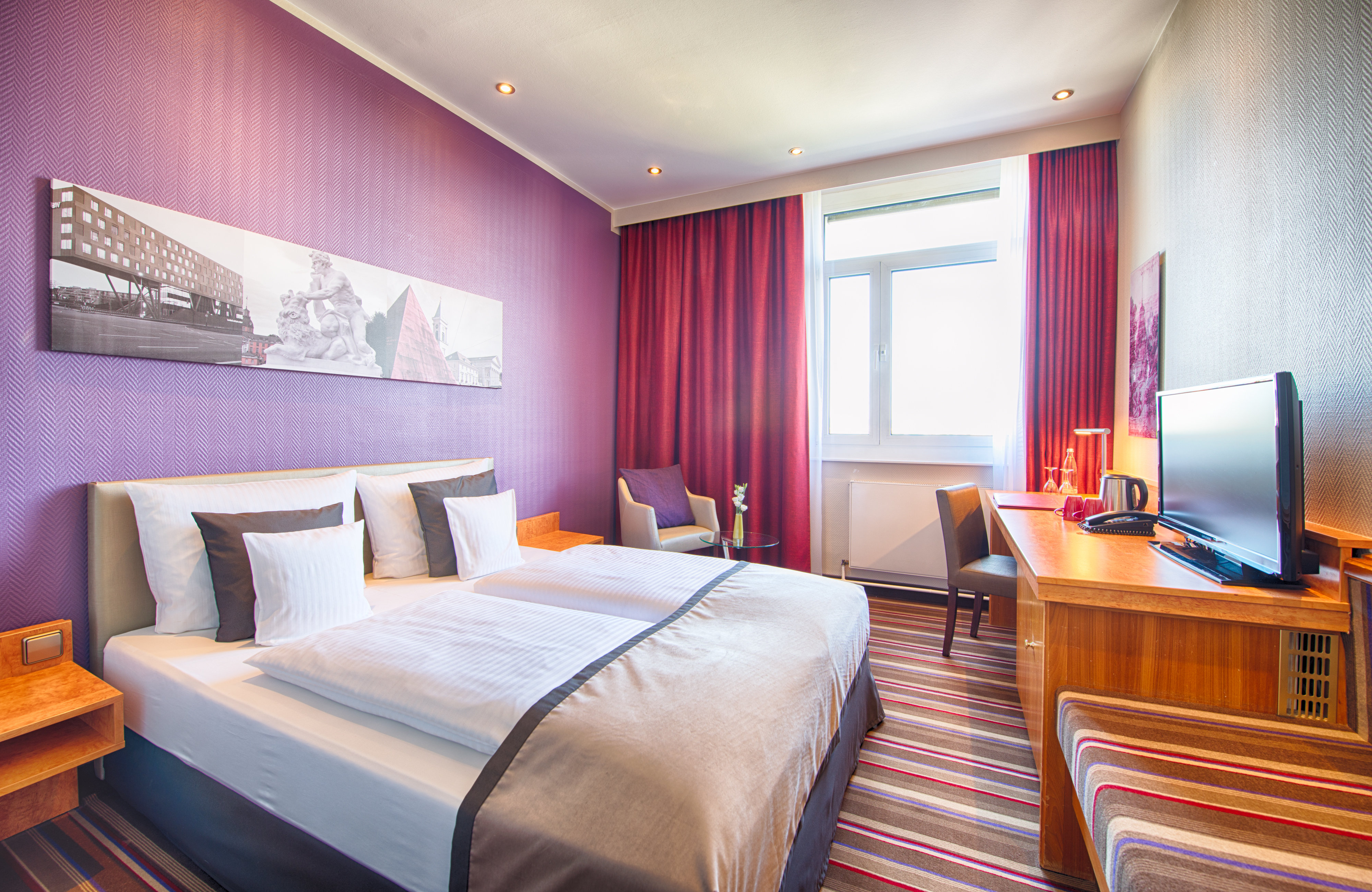 Leonardo Hotel Karlsruhe-guestroom-Superior Room.jpg