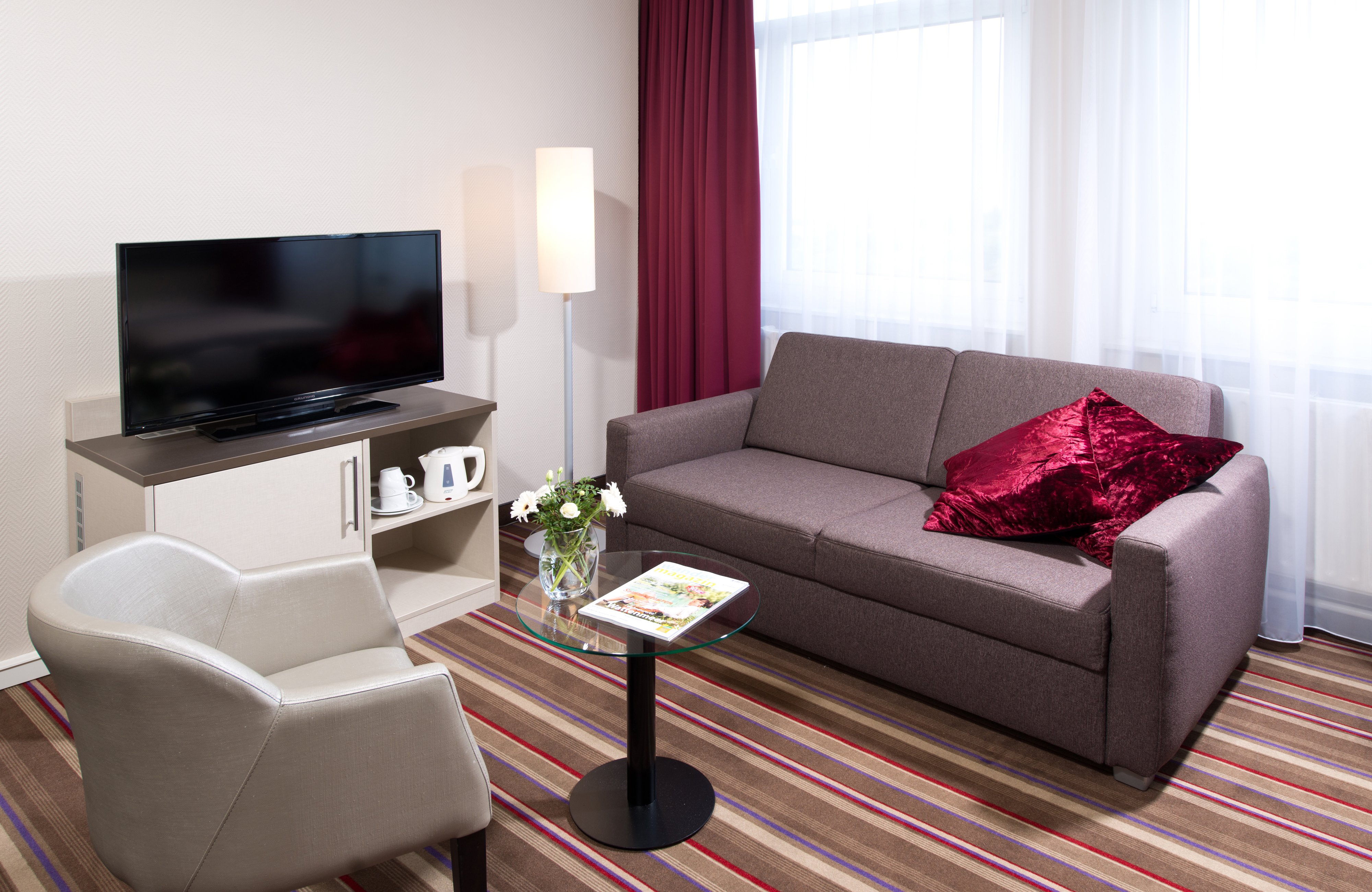 Leonardo Hotel Karlsruhe-guestroom-Suite.jpg
