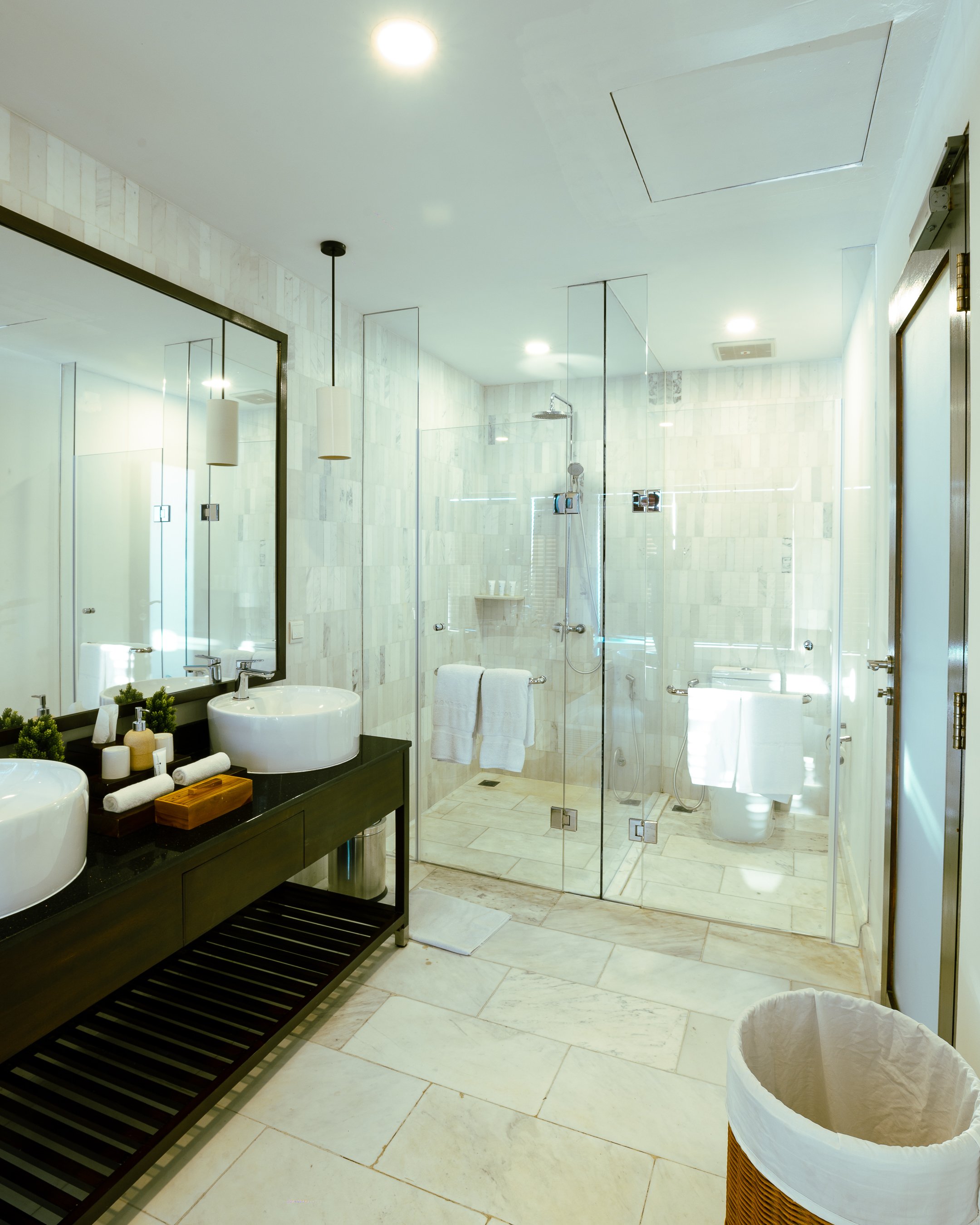 MONTIGO RESORTS NONGSA-guestroom-Bathroom With Bathtub.jpg
