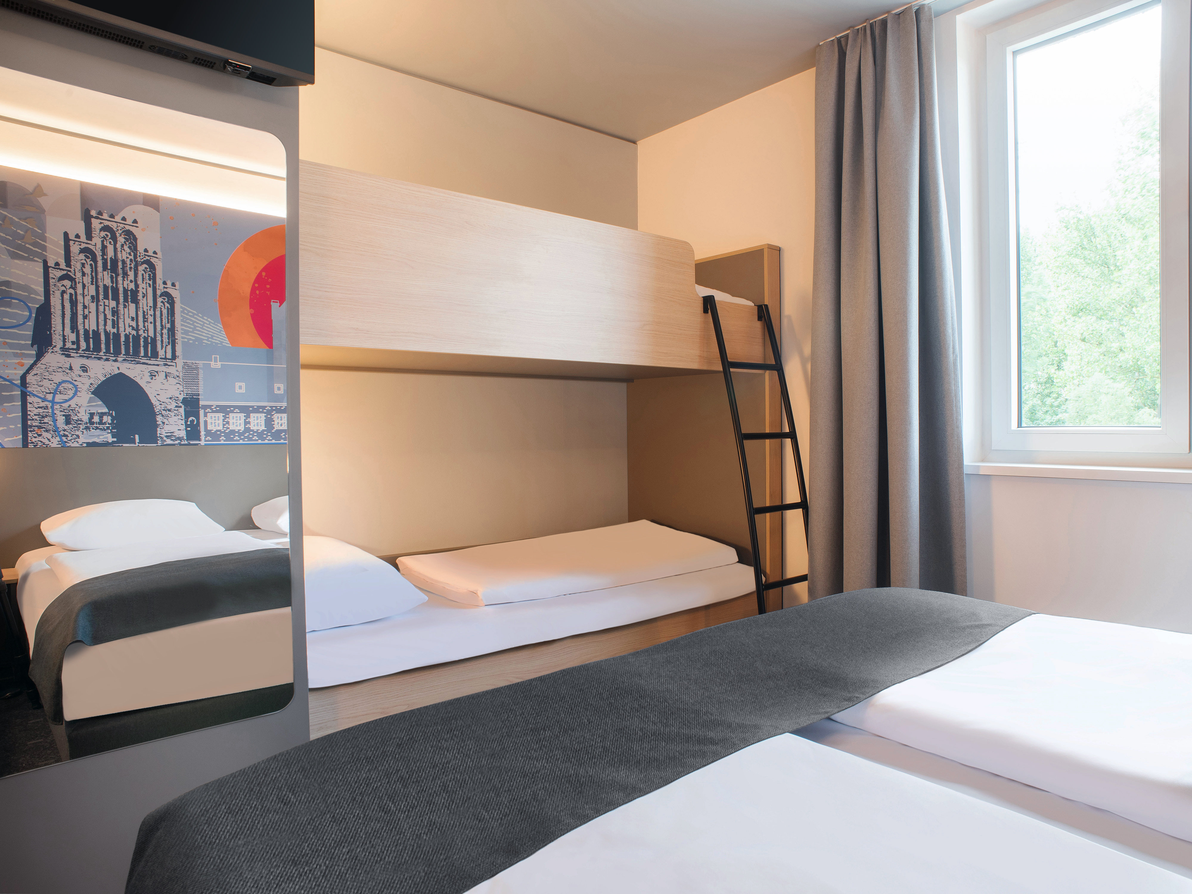 B&B HOTEL WISMAR-guestroom-GUEST ROOM.jpg