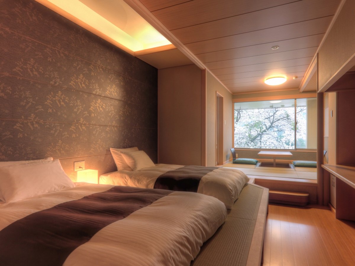 Marumine Kanko Hotel-guestroom-OB JPN W M TWIN.jpg