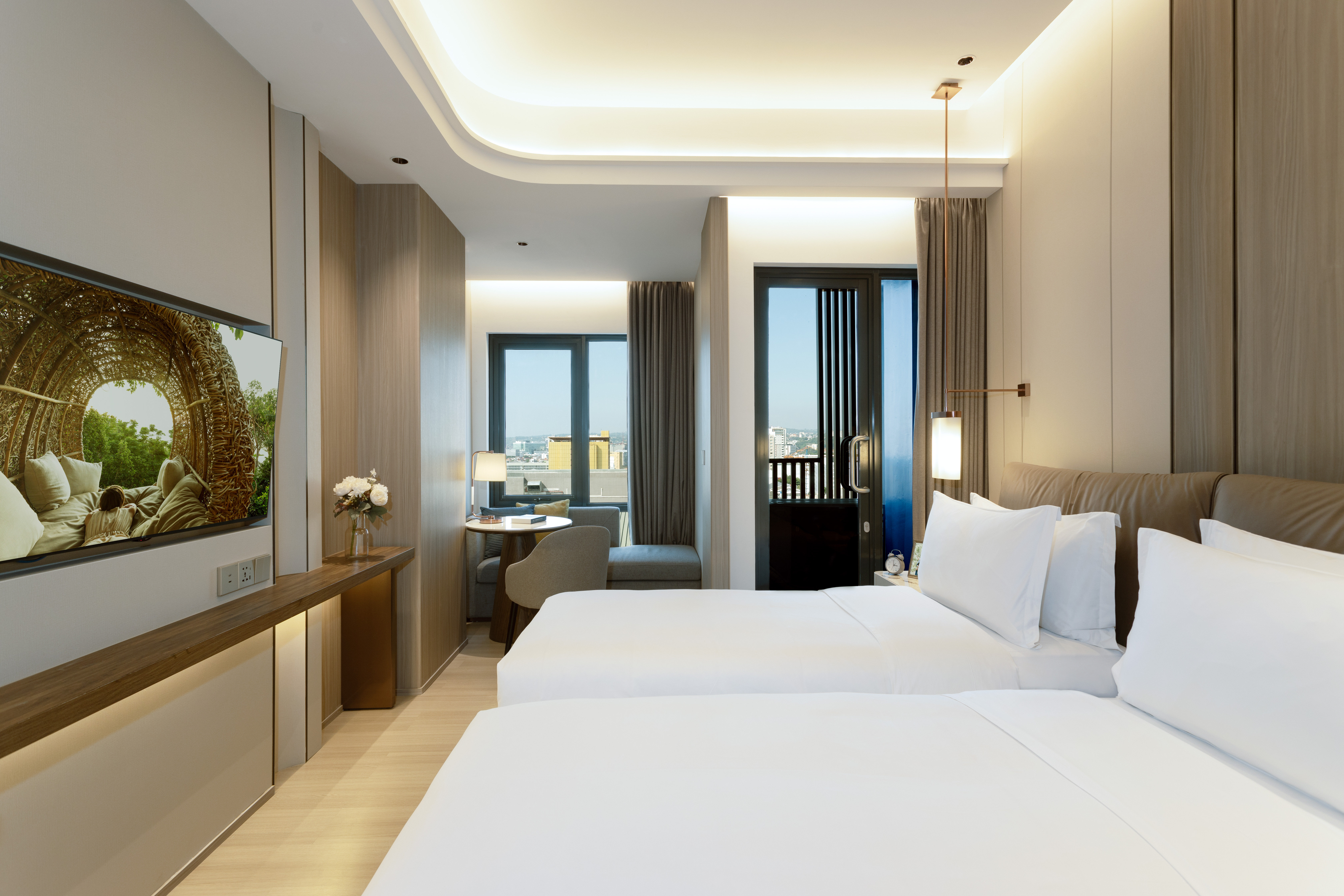 Somerset Queen City Semarang-guestroom-Executive Twin Bed.jpg