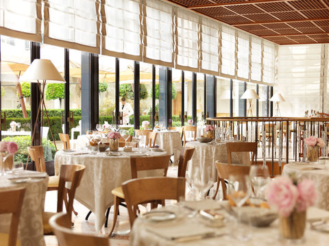 FOUR SEASONS HOTEL MILANO - Photo 17