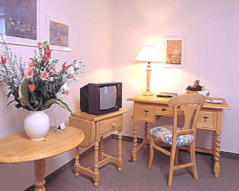 HOTEL SAUERLACHER POST-guestroom-Guest Room.jpg