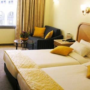 Grand Court Jerusalem-guestroom-Primium Room.jpg