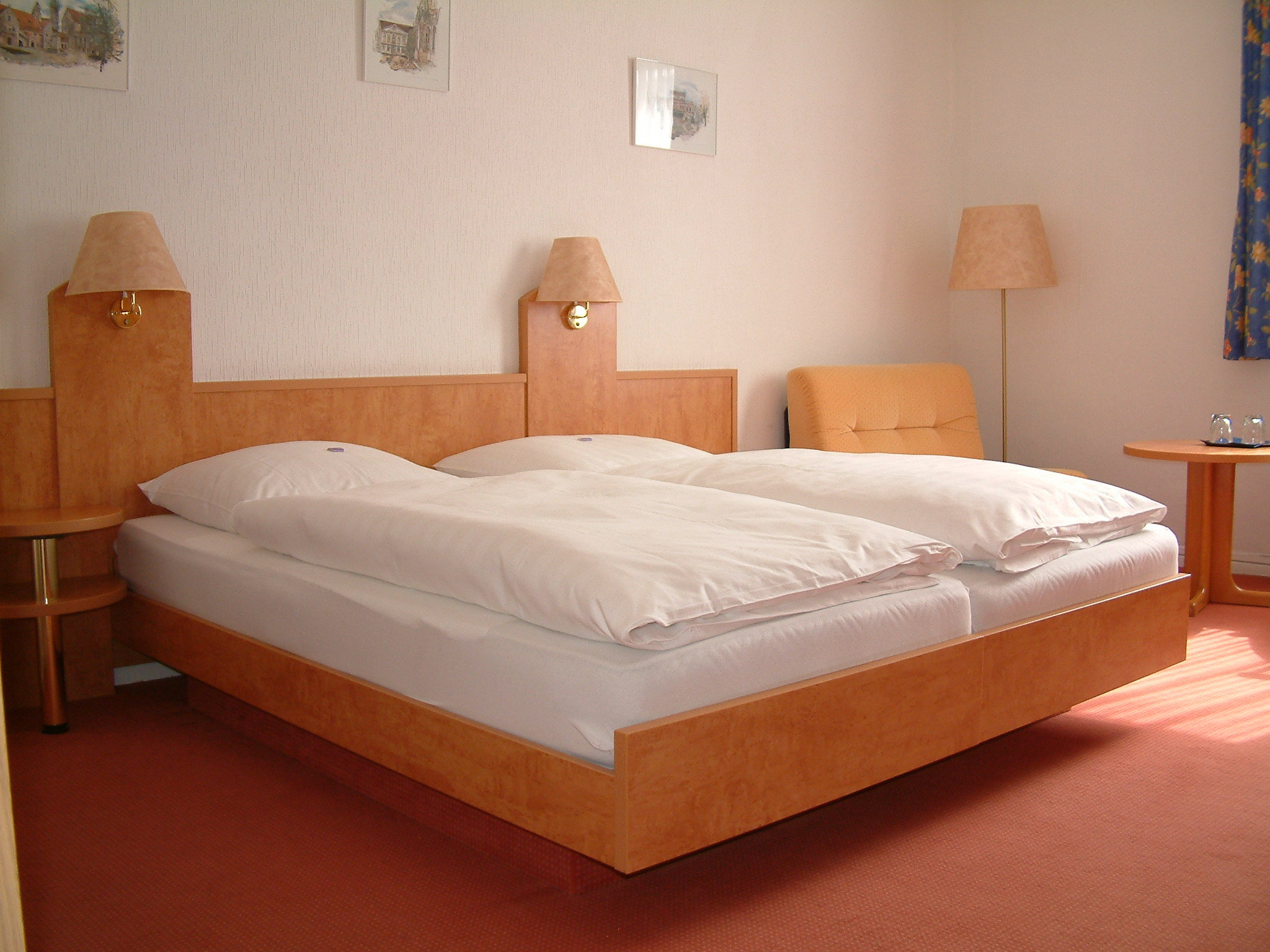 HOTEL AM WOLLMARKT-guestroom-Modern furnished double room.jpg