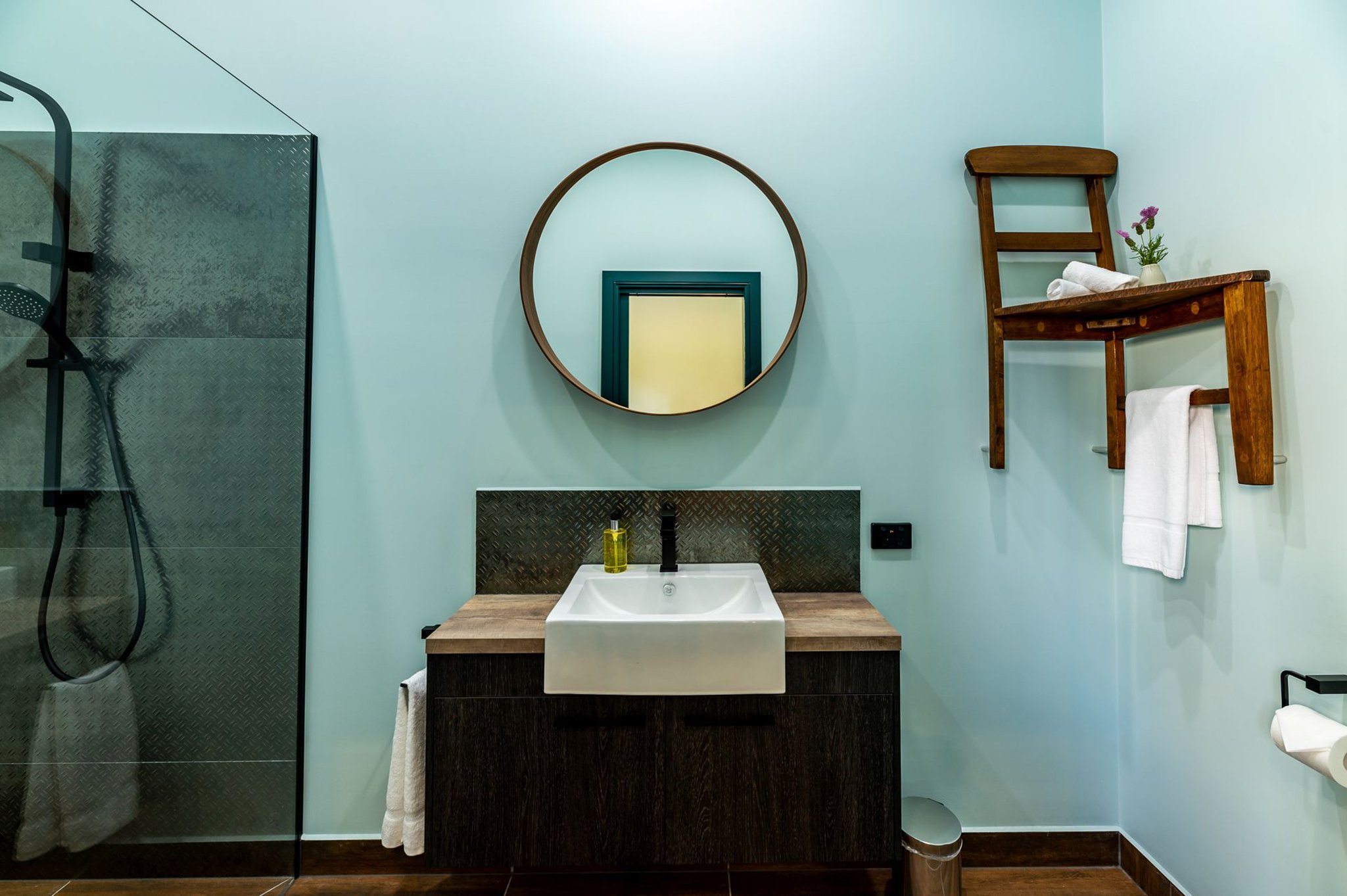 Tuck Inn-guestroom-Sitting In The East Bathroom.jpg