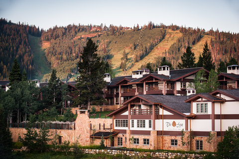 STEIN ERIKSEN LODGE - Photo 12